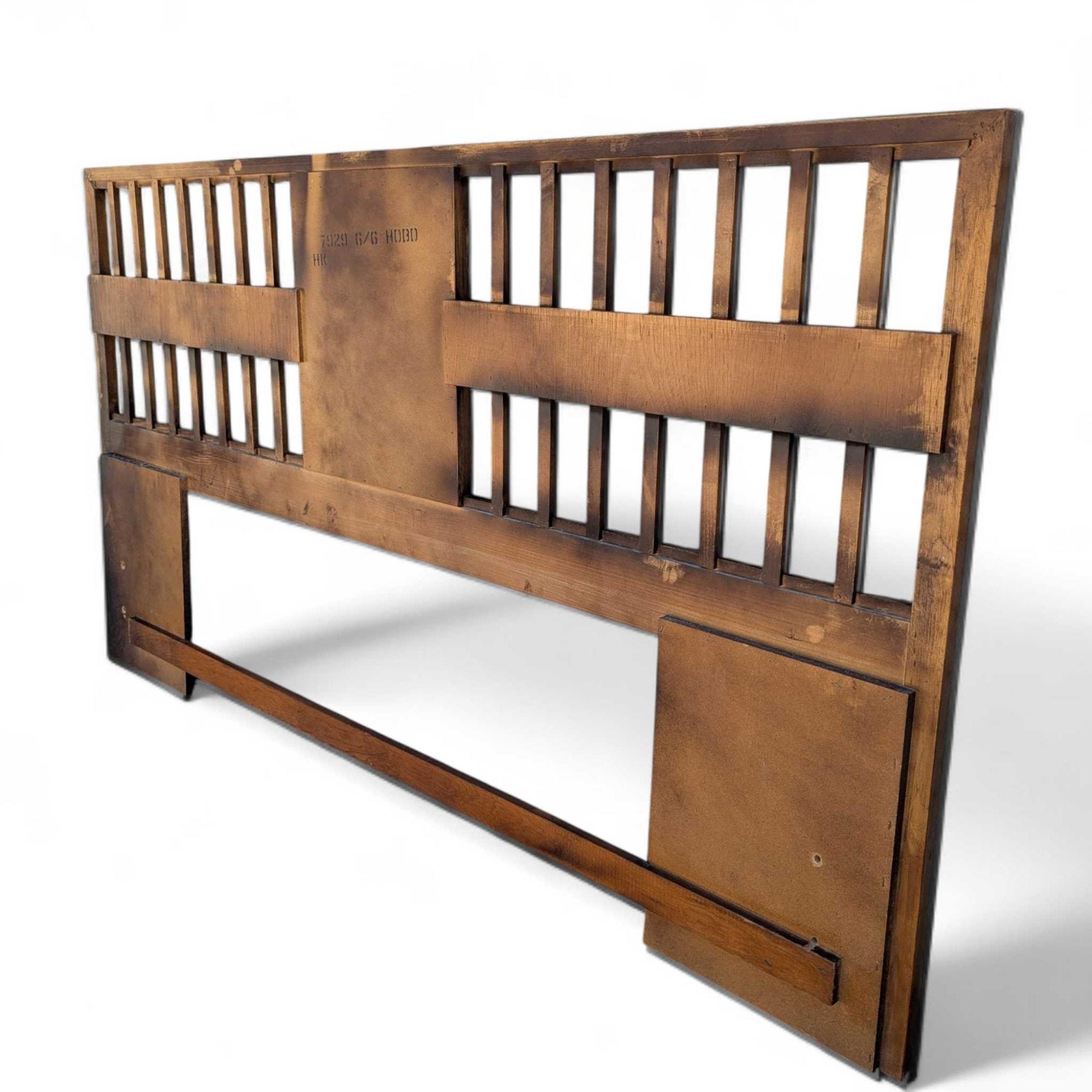 Tête de lit King en placage de noyer avec garniture chromée en vente 11