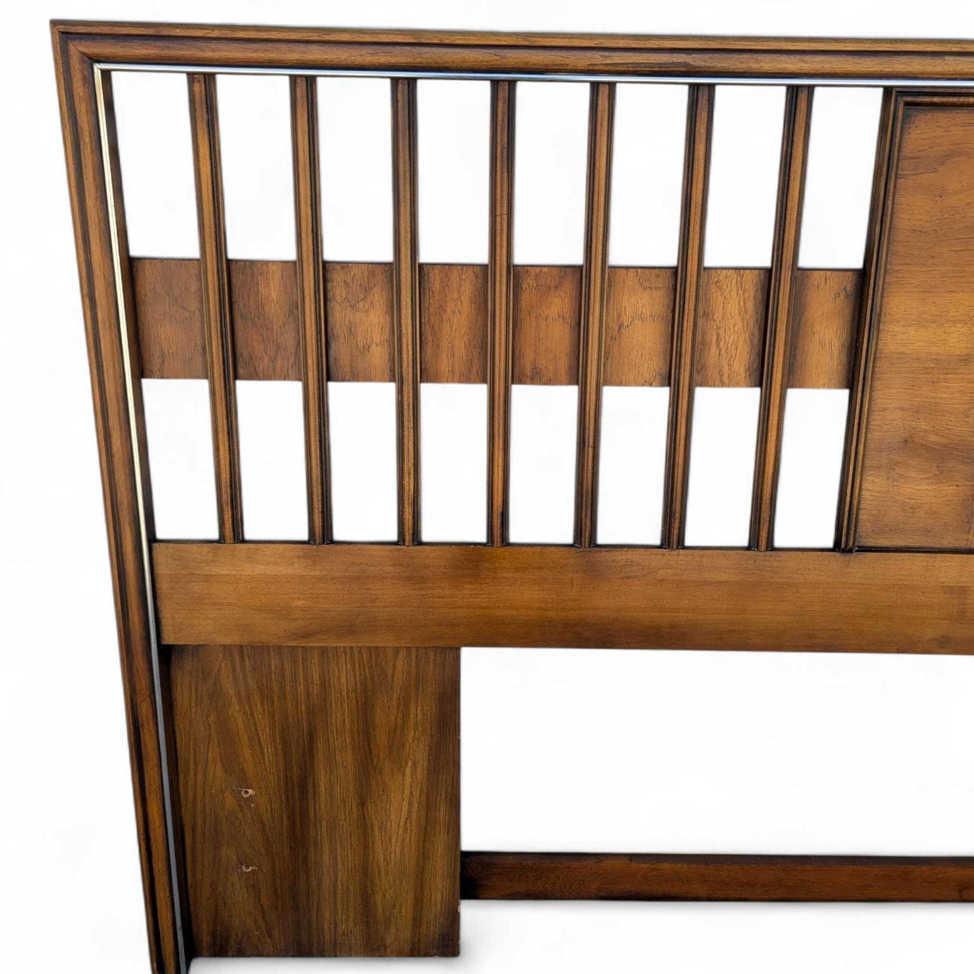 Tête de lit King en placage de noyer avec garniture chromée en vente 12
