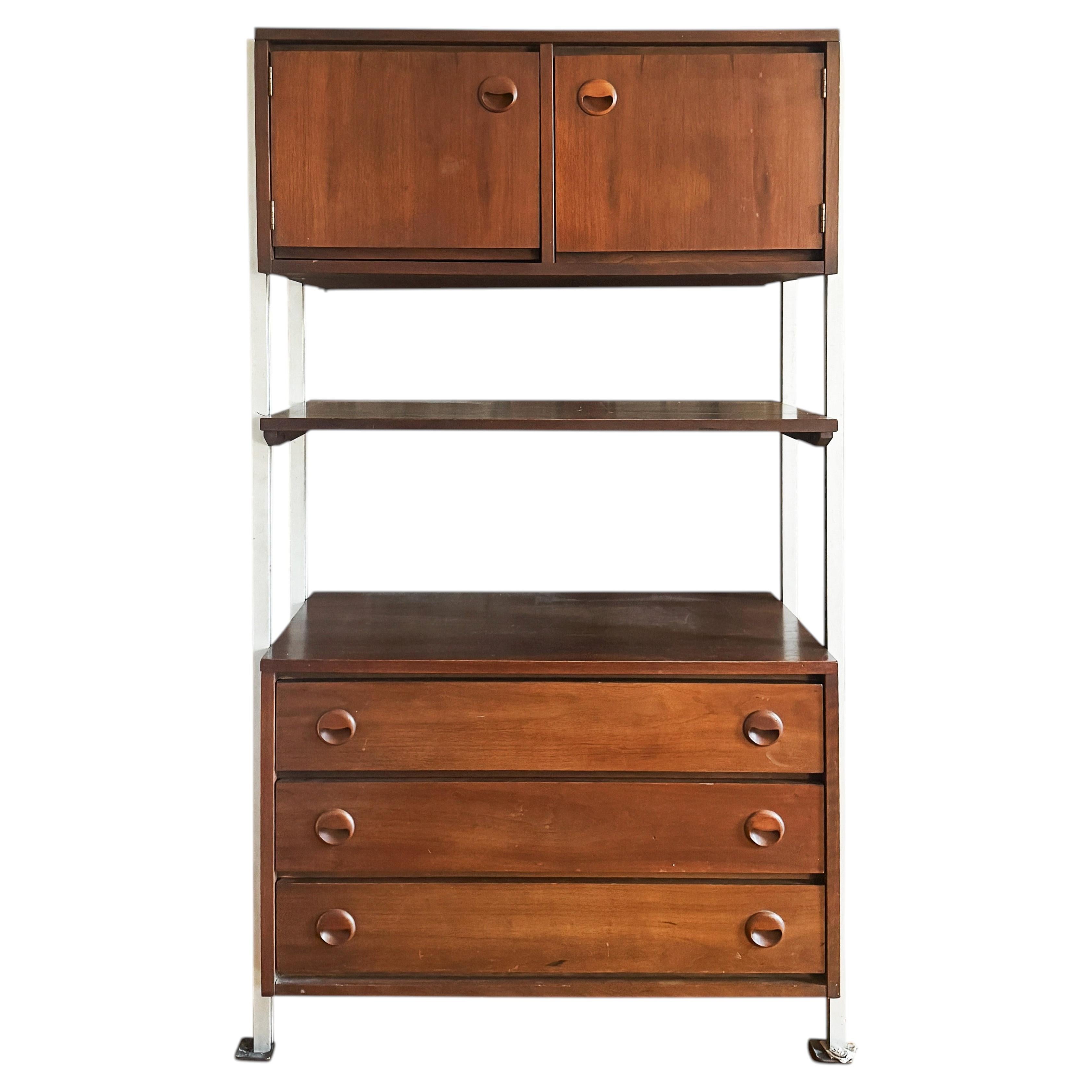 Mid Century Modern Nussbaum Wandschrank von Stanley