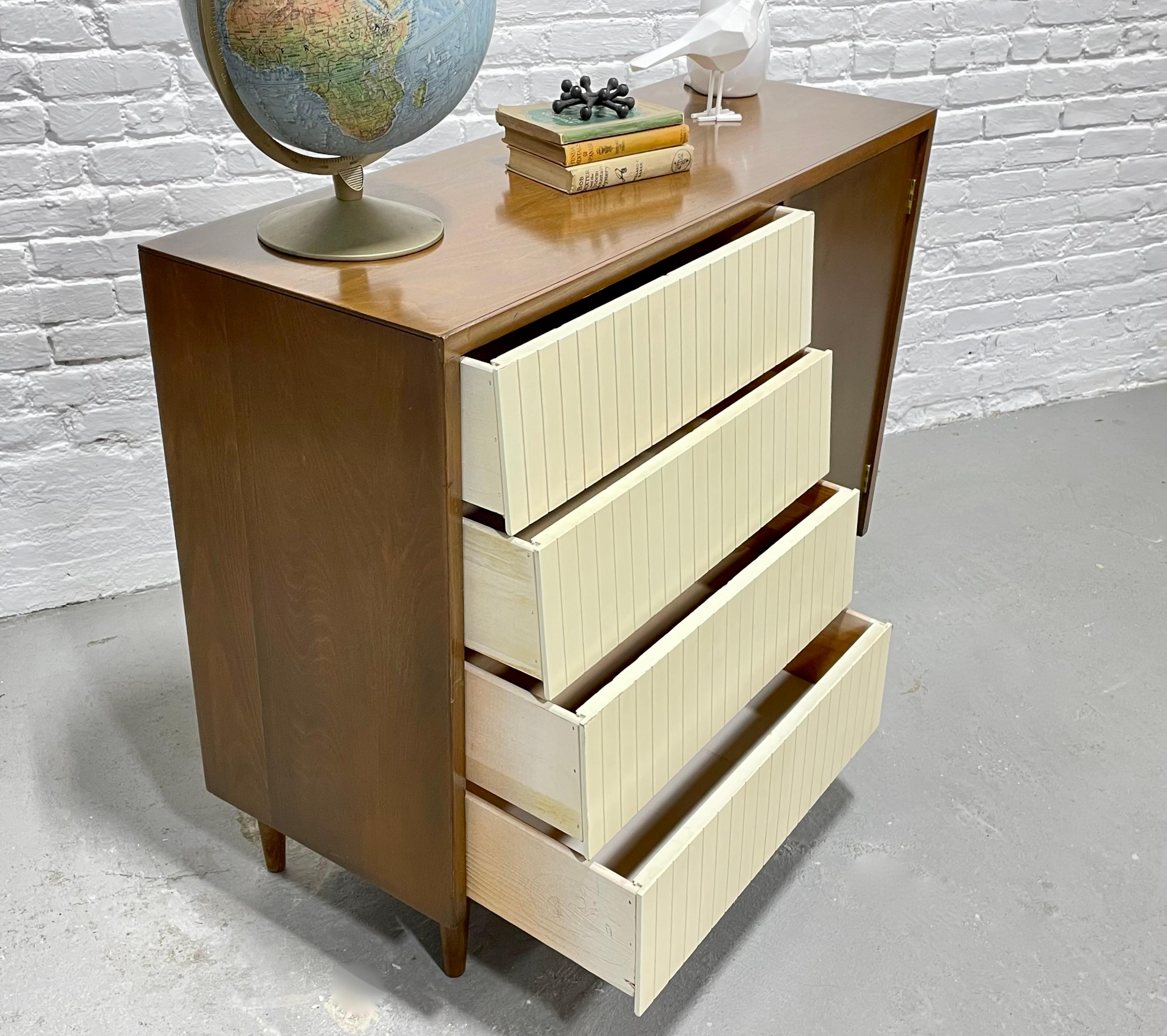 Set da letto in noce e bianco del Mid Century MODERN DRESSER by Lawrence Peabody in vendita 6