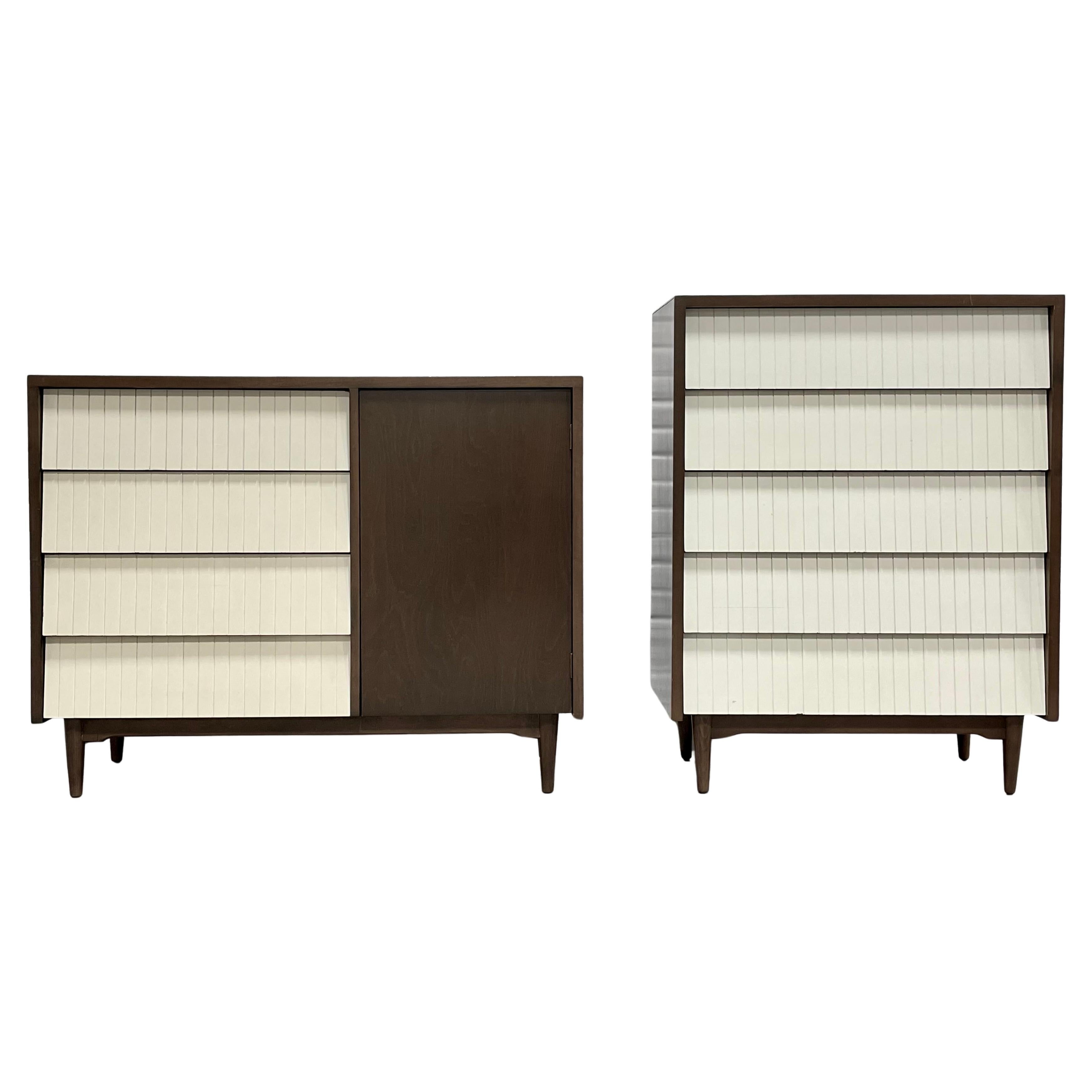 Set da letto in noce e bianco del Mid Century MODERN DRESSER by Lawrence Peabody