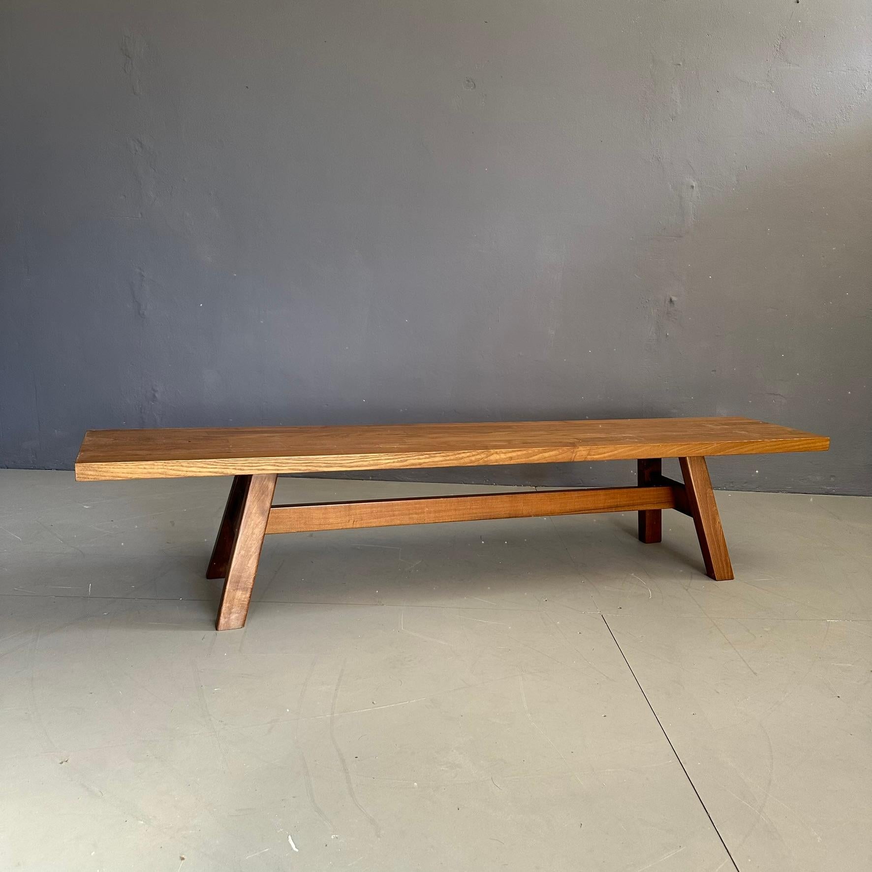 Mid-Century Modern Mid-Century modern walnut wood bench dating 1970s Italian manufacturing For Sale