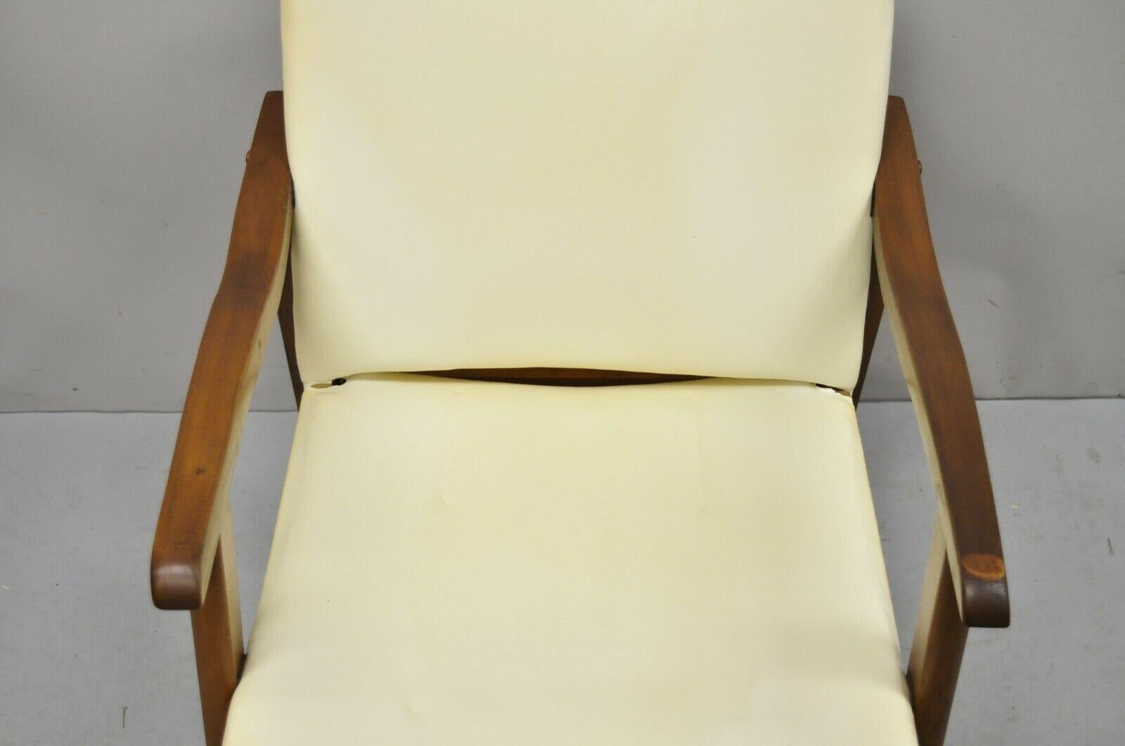 Mid-Century Modern Walnut Wood Frame Vinyl Upholstered Lounge Arm Chair For Sale 4