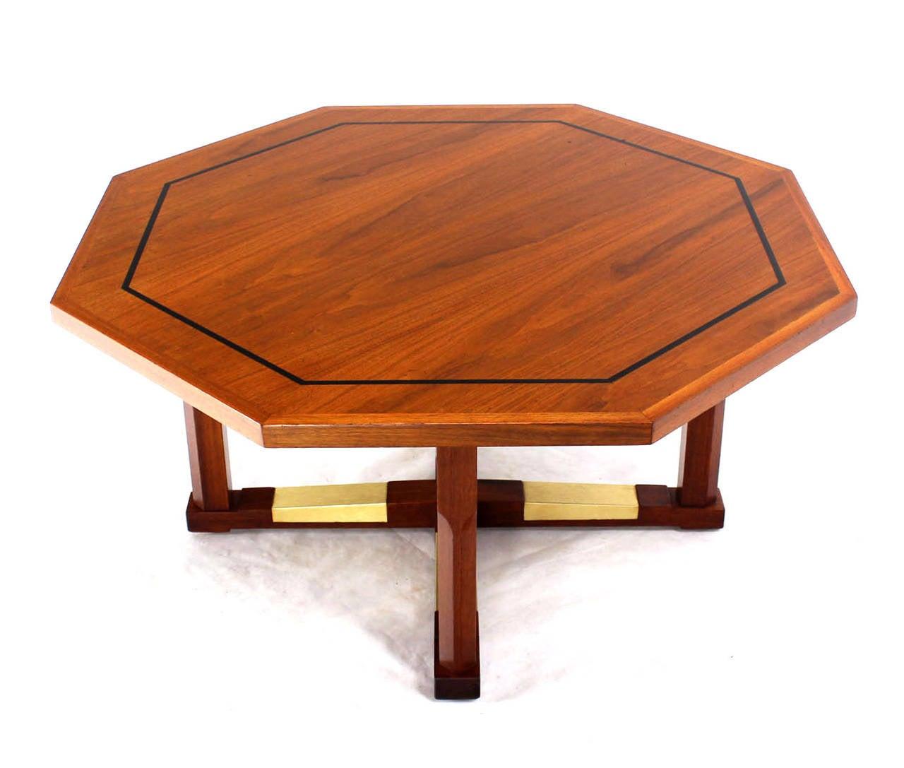 Mid Century Modern Walnut X Base Inlayed Octagon Shape Coffee Table MINT! In Good Condition For Sale In Rockaway, NJ