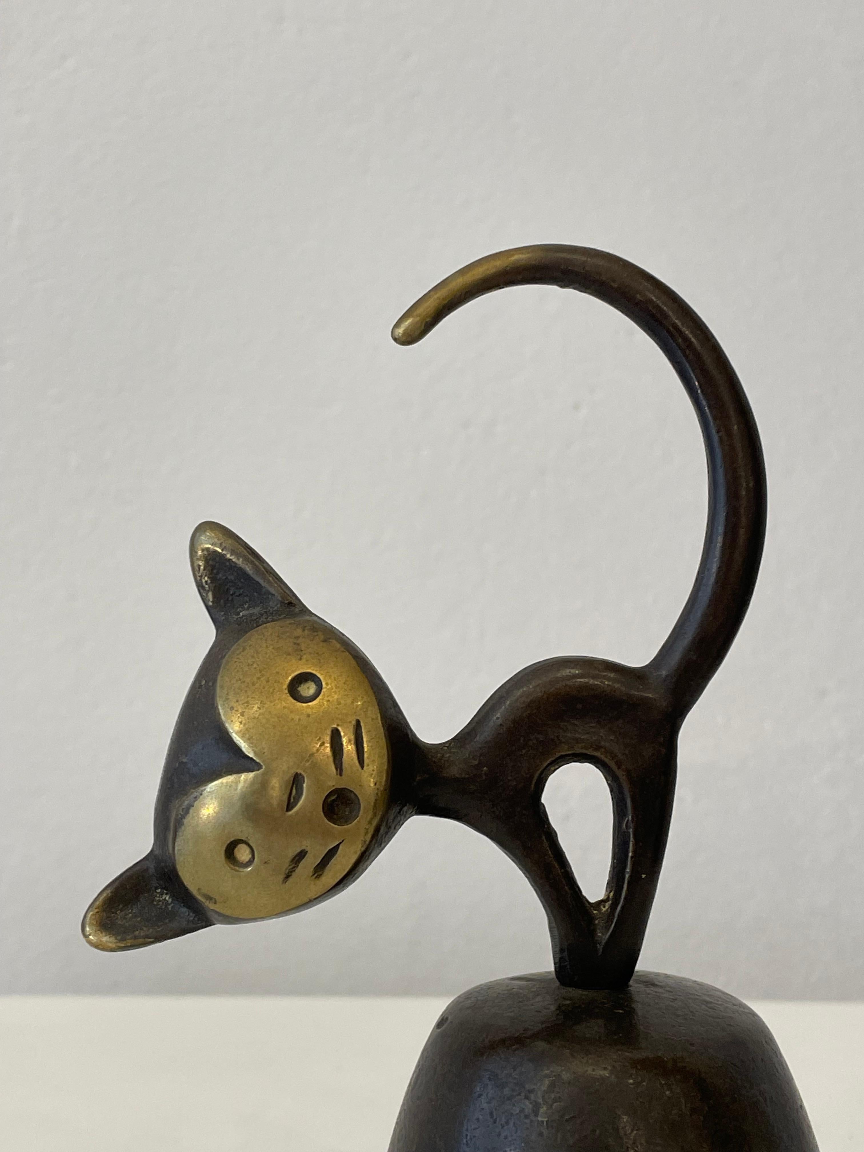 Mid-Century Modern Walter Bosse Cat Dinner Bell in Brass by Hertha Baller, 1950 In Good Condition In Brussels, BE