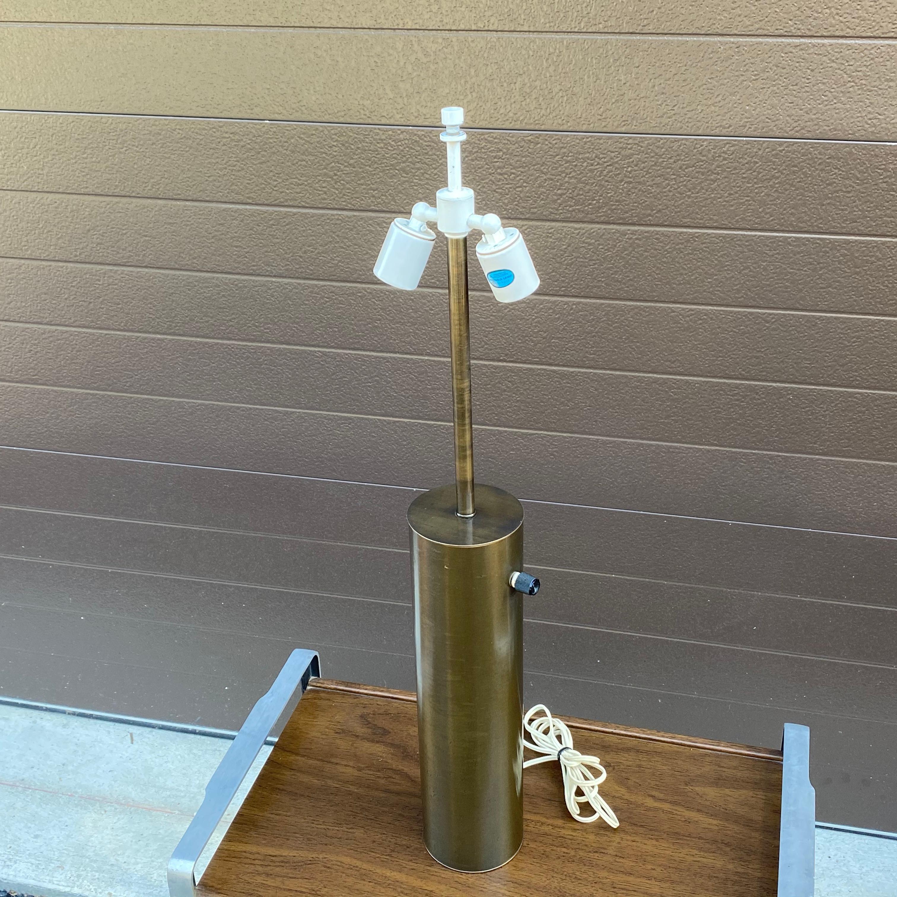 Mid-Century Modern Walter Von Nessen Double Socket Brass Cylinder Table Lamp In Good Condition In West Chester, PA