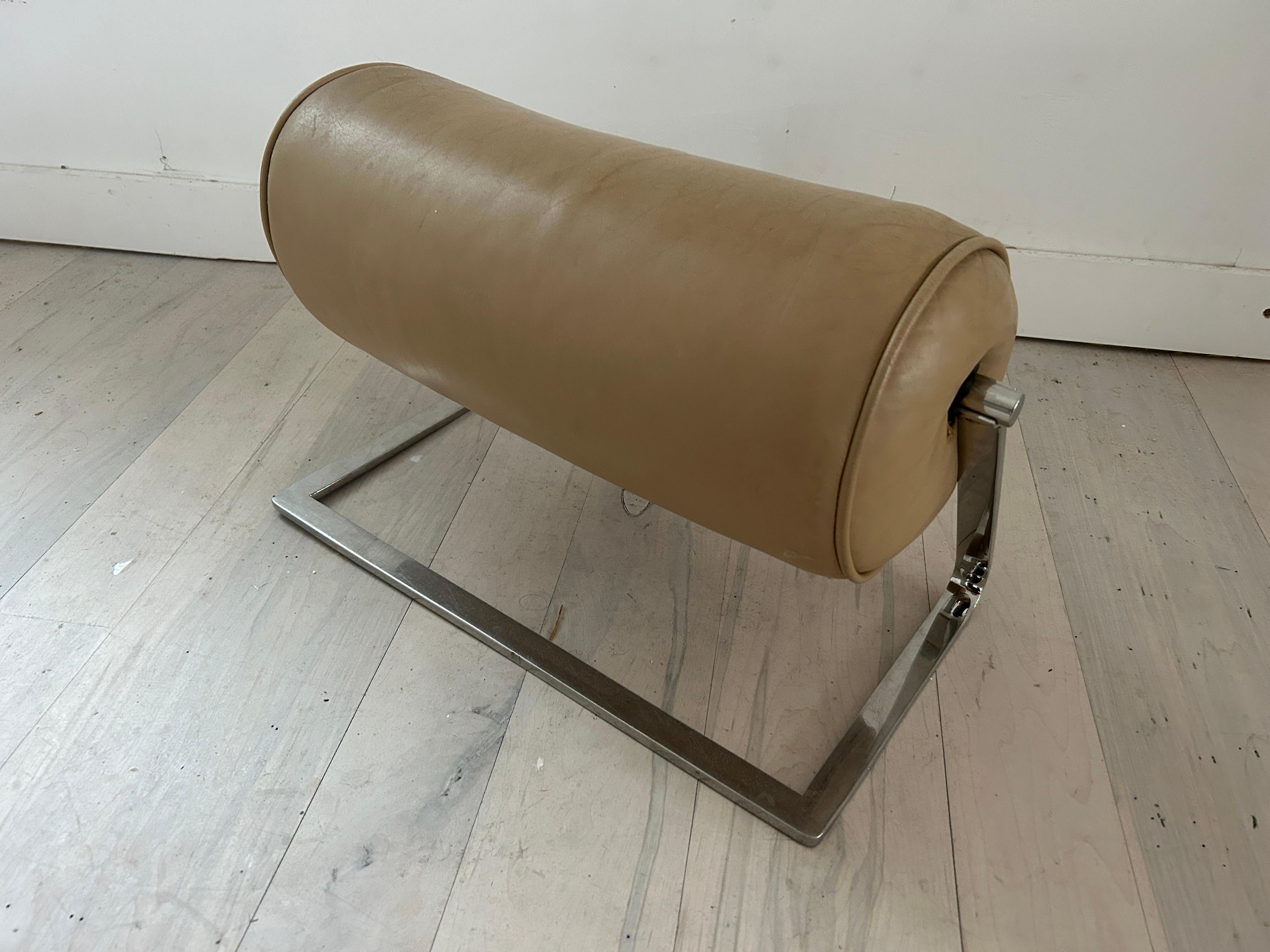 Mid-Century Modern Ward Bennett Tan Leather Chrome Footrest Stool 1059 In Good Condition In BROOKLYN, NY