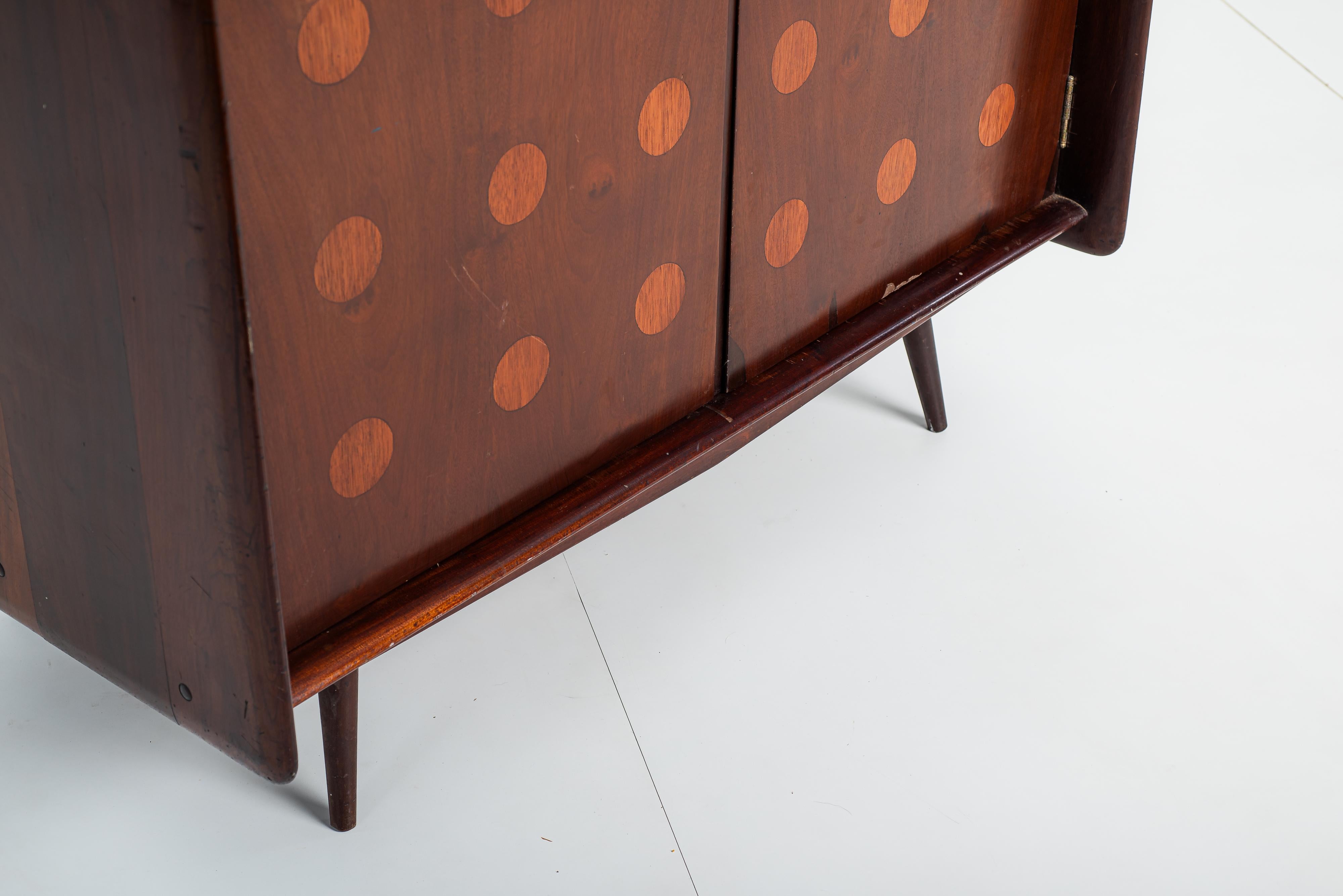Moderner Kleiderschrank der Jahrhundertmitte von CIMO Studio, Brasilien, 1950er Jahre (Mitte des 20. Jahrhunderts) im Angebot