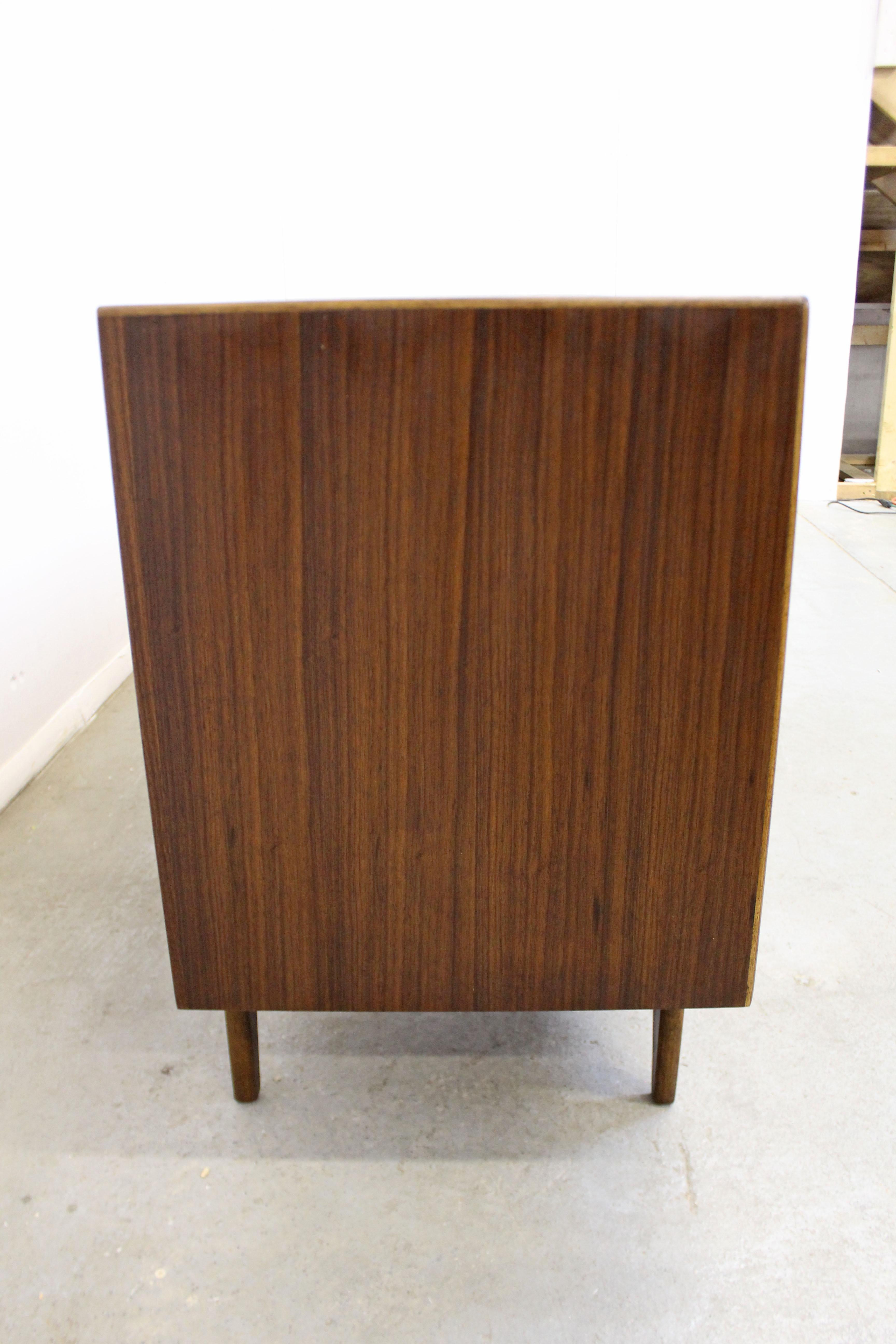 Mid-Century Modern Warren Church Lane Perception Triple Dresser Credenza 222-07 In Good Condition In Wilmington, DE