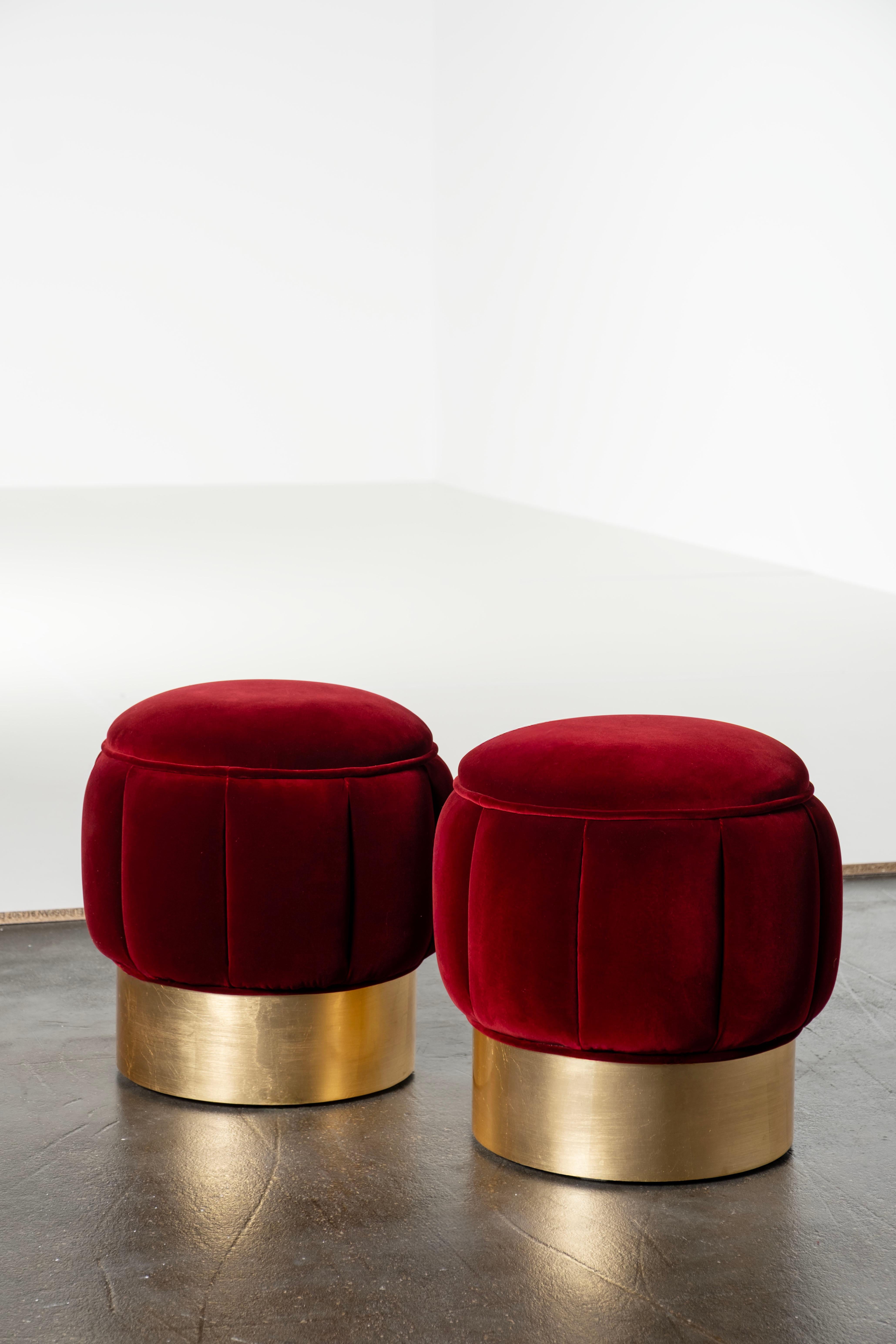 Pouf Warren, collection moderne, fabriqué à la main au Portugal - Europe par Greenapple.

Le pouf Warren est une pièce polyvalente qui allie élégance et fonctionnalité. Son design incurvé et sculptural ajoute un sentiment de sophistication moderne,
