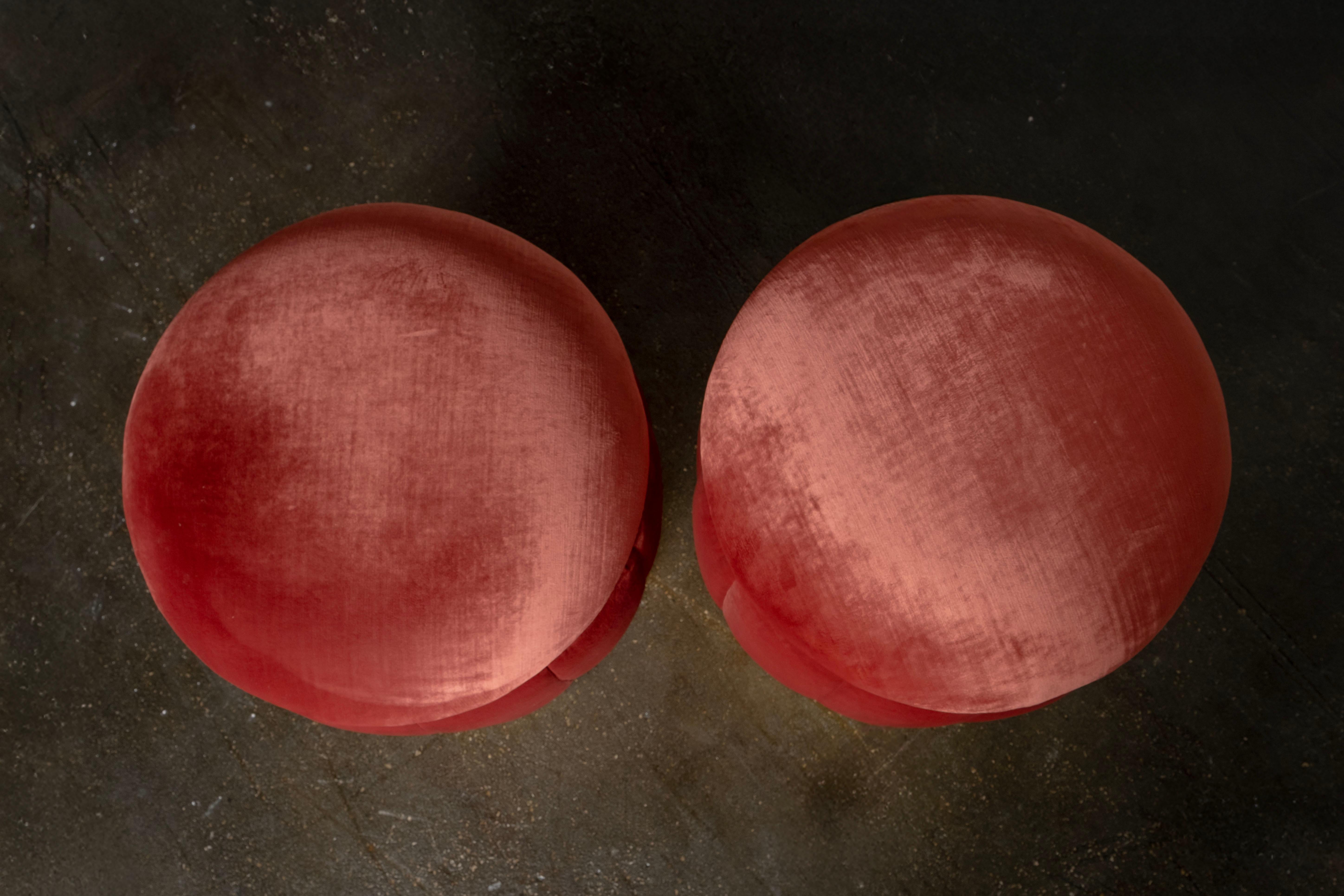 Pouf Warren moderne du milieu du siècle, velours rouge, feuille d'or, fait main par Greenapple en vente 3