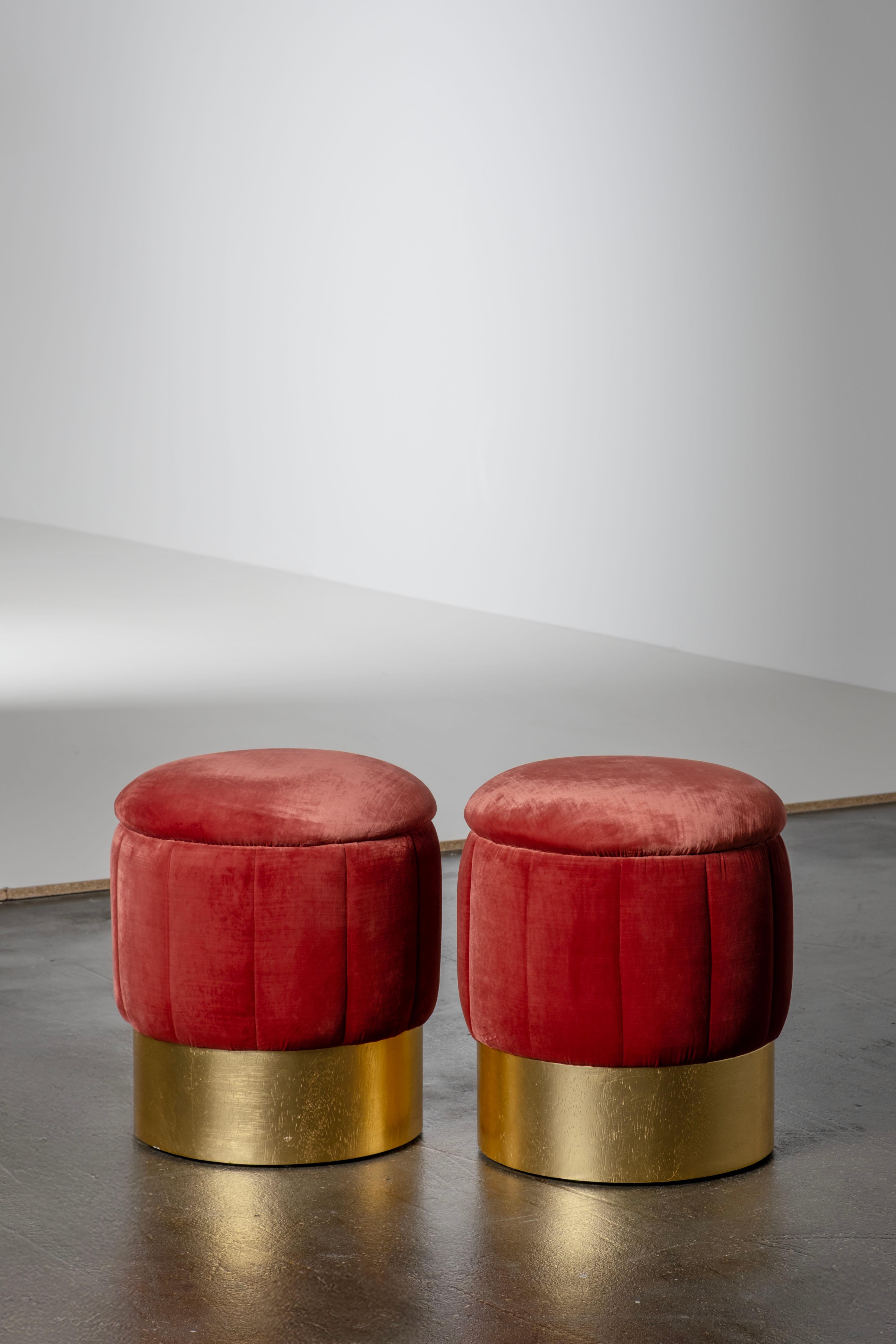Portugais Pouf Warren moderne du milieu du siècle, velours rouge, feuille d'or, fait main par Greenapple en vente