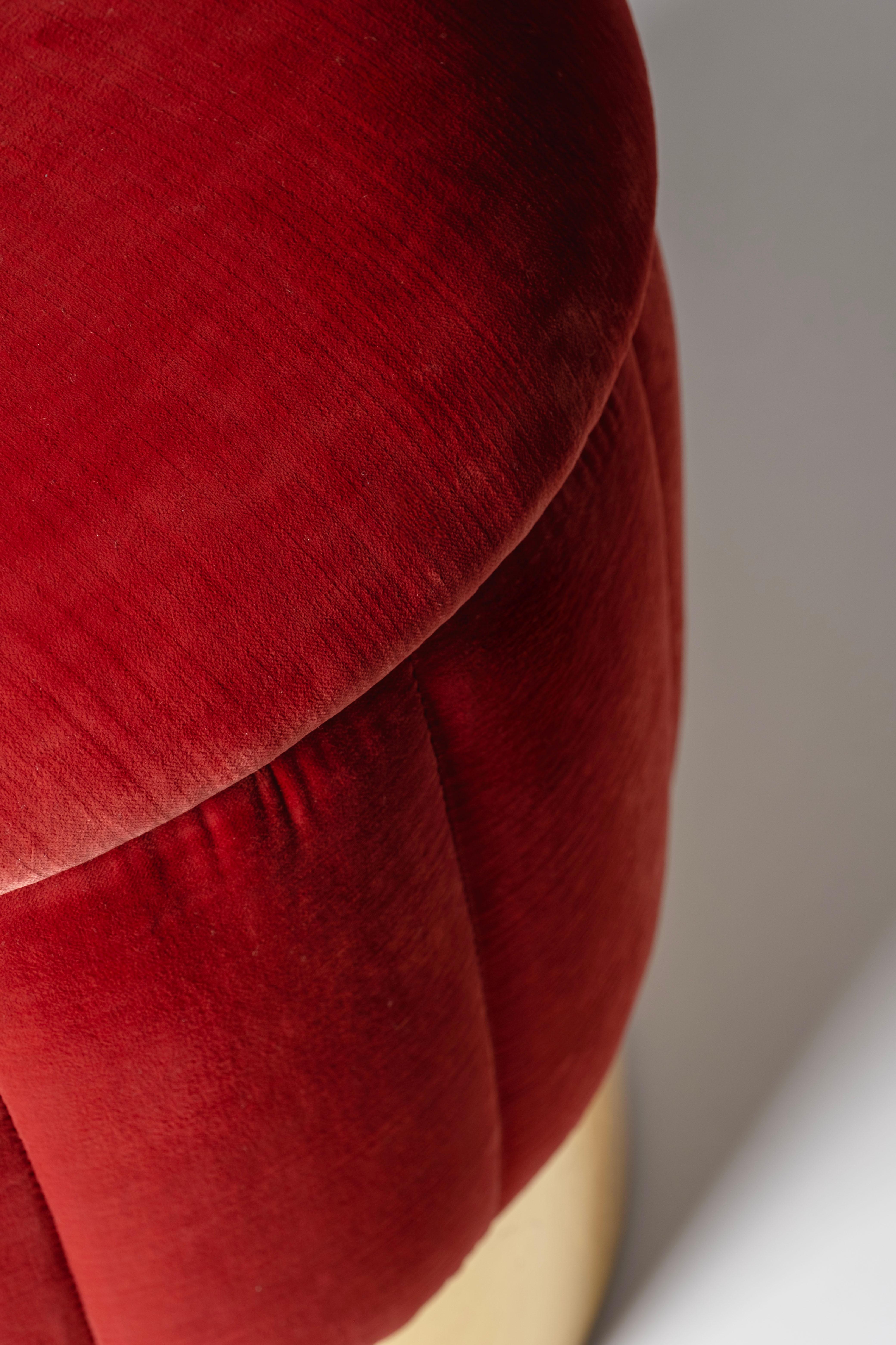 XXIe siècle et contemporain Pouf Warren moderne du milieu du siècle, velours rouge, feuille d'or, fait main par Greenapple en vente