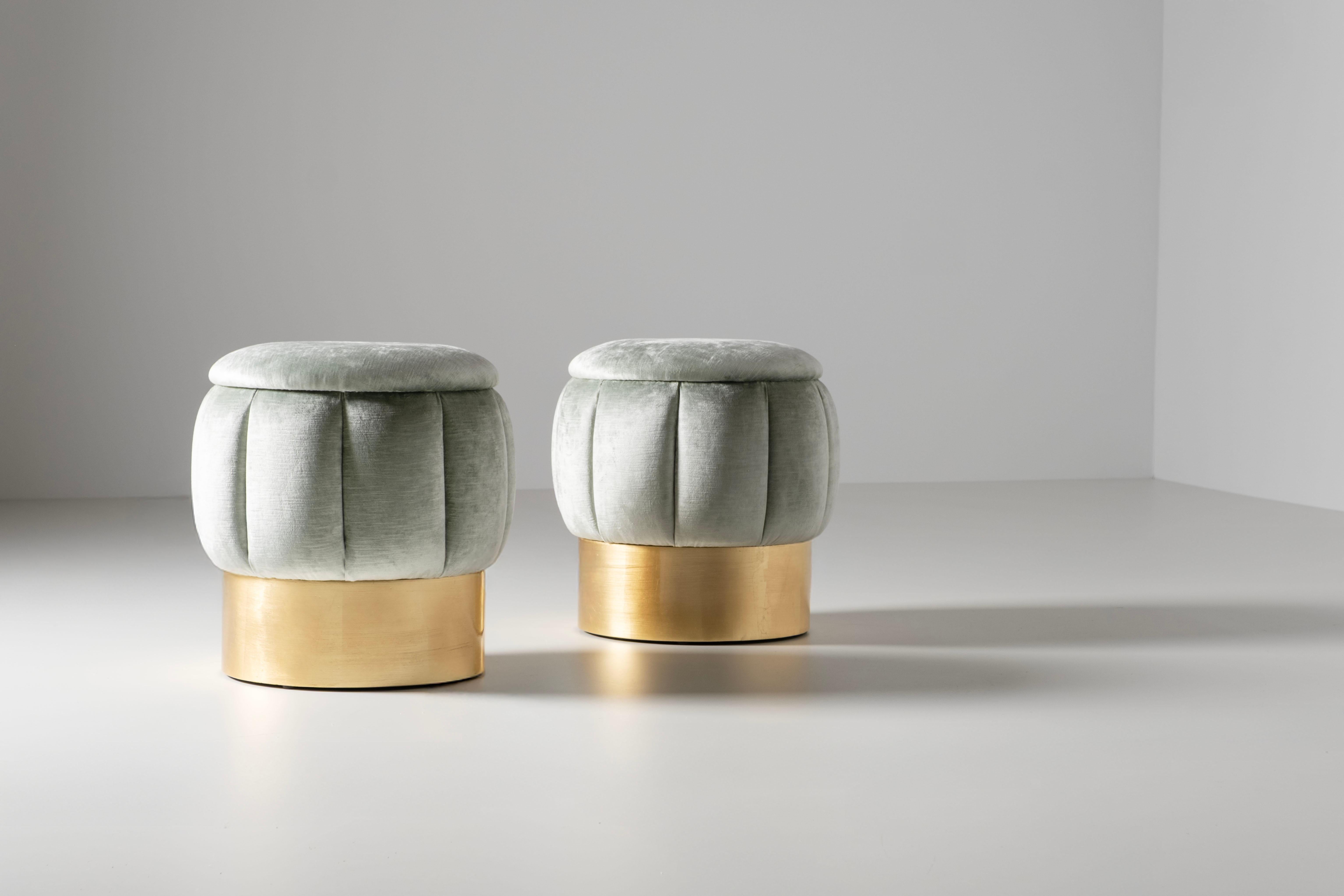 Pouf Warren moderne du milieu du siècle, velours, feuille d'or, fait main par Greenapple en vente 1