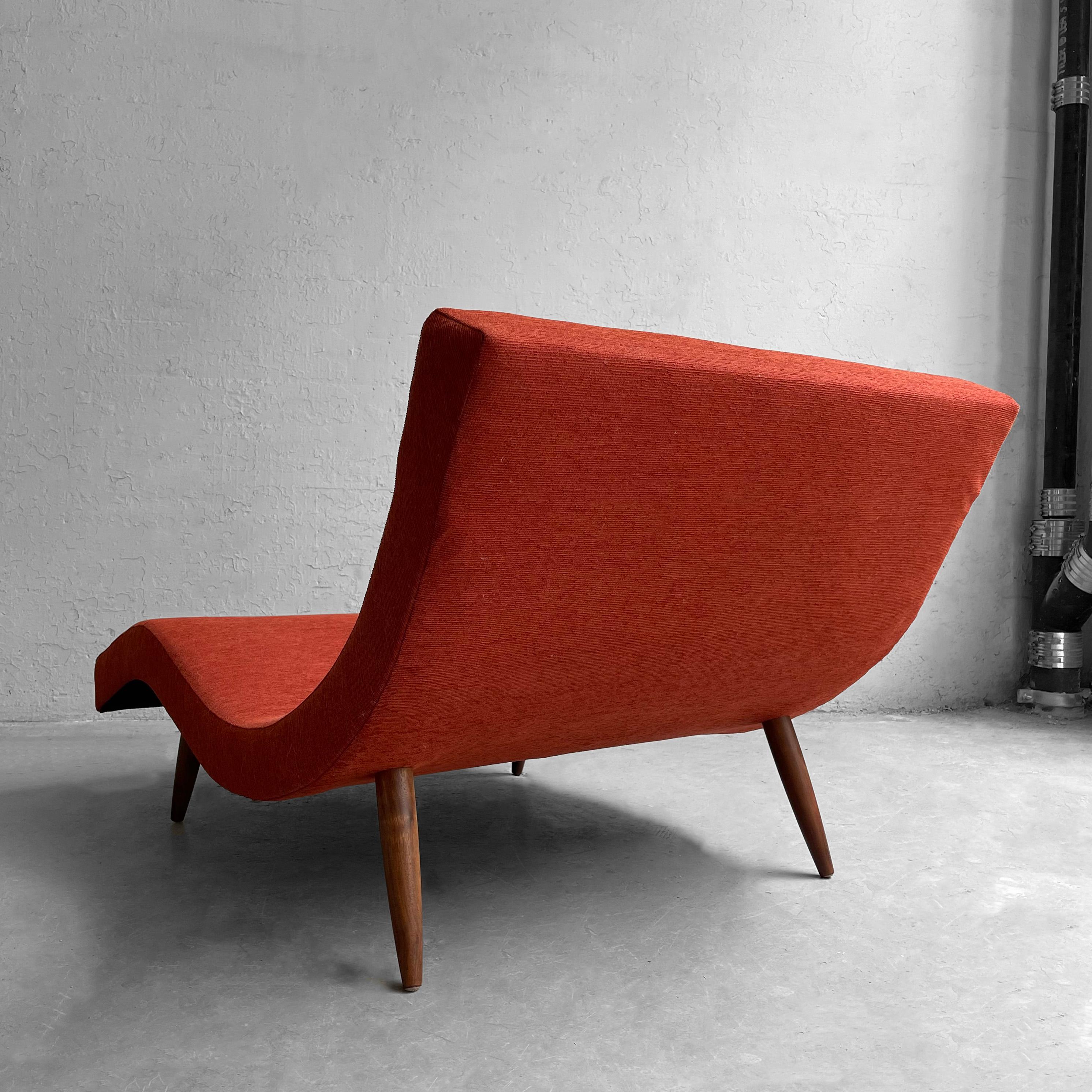 Mid-Century Modern Wave Chaise Longue by Adrian Pearsall 4