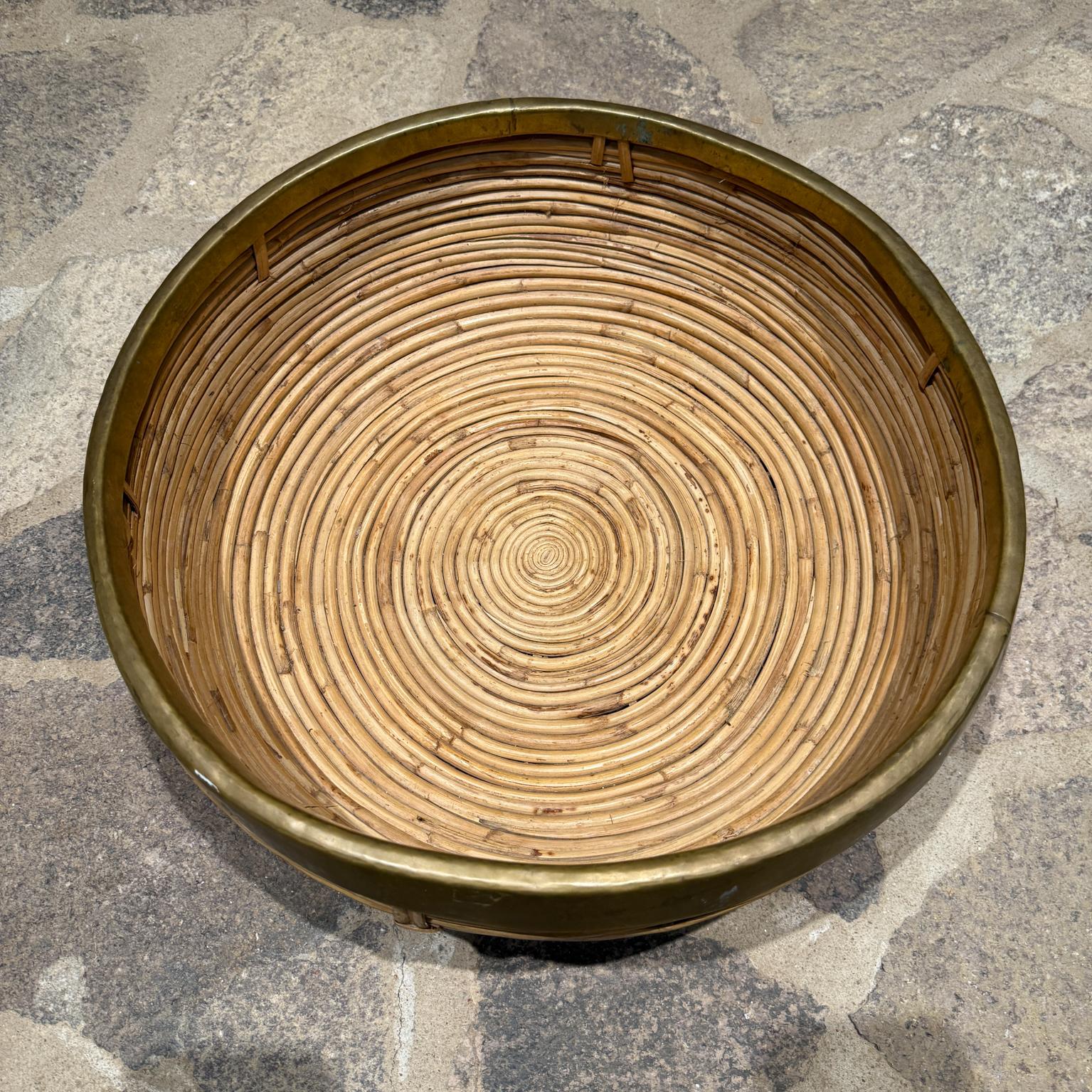 Mid Century Modern Weaved Basket Brass Rattan Gabriella Crespi In Good Condition For Sale In Chula Vista, CA