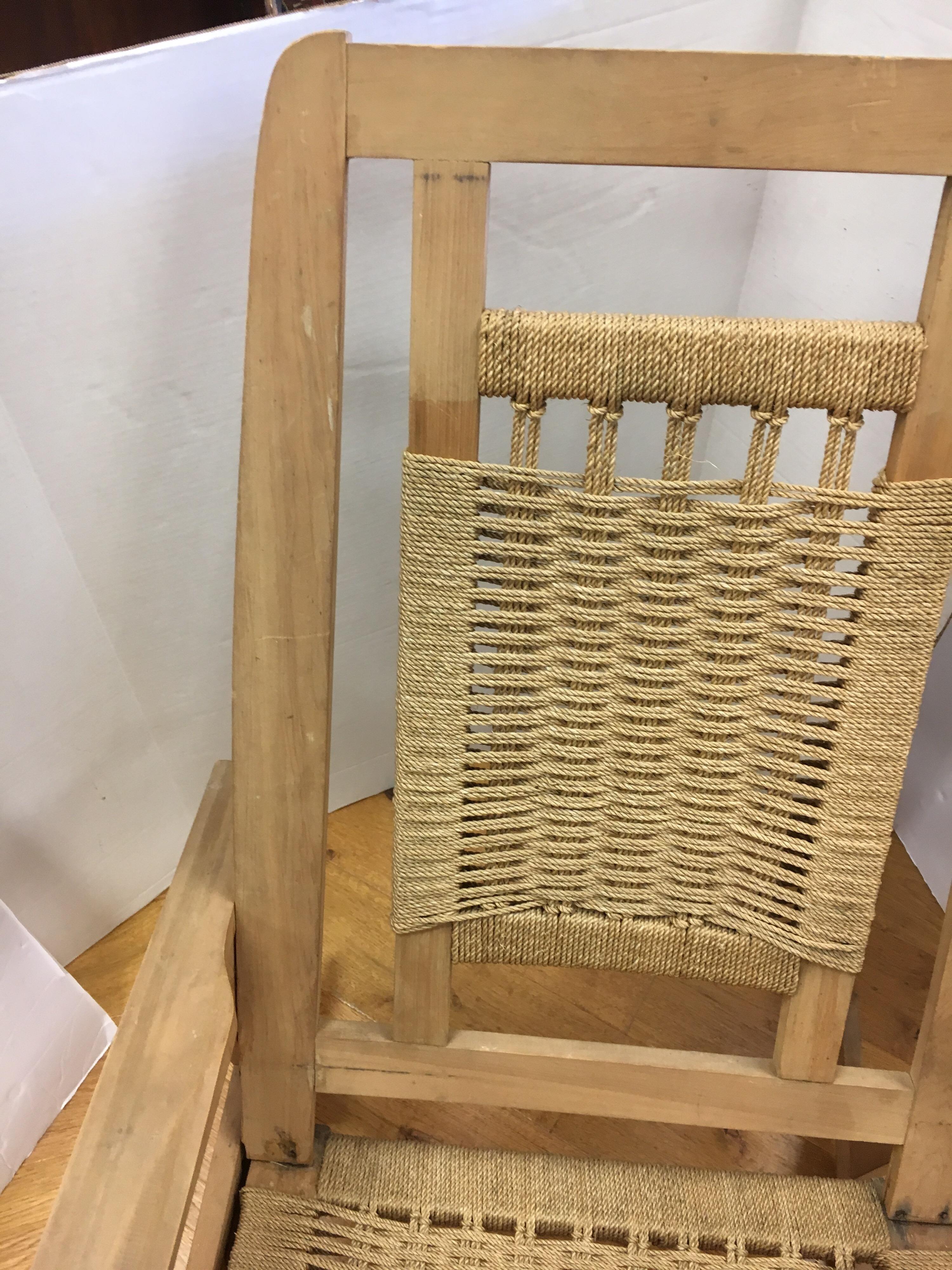 Mid-Century Modern  Rope Rocking Chair Rocker In Good Condition In West Hartford, CT