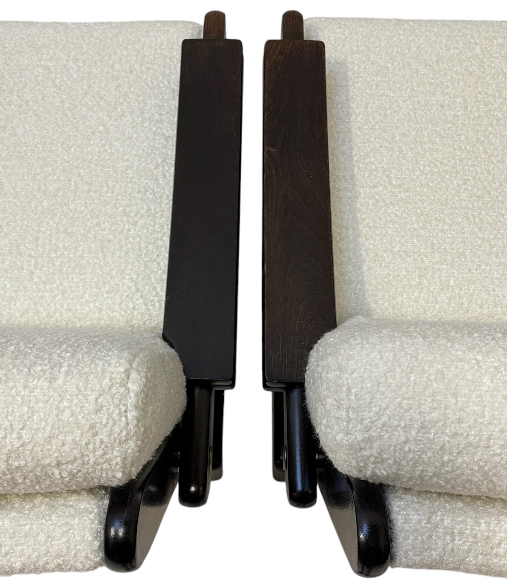 Mid-Century Modern Wenge Lounge Chairs with Bouclé Upholstery, 1970s For Sale 6