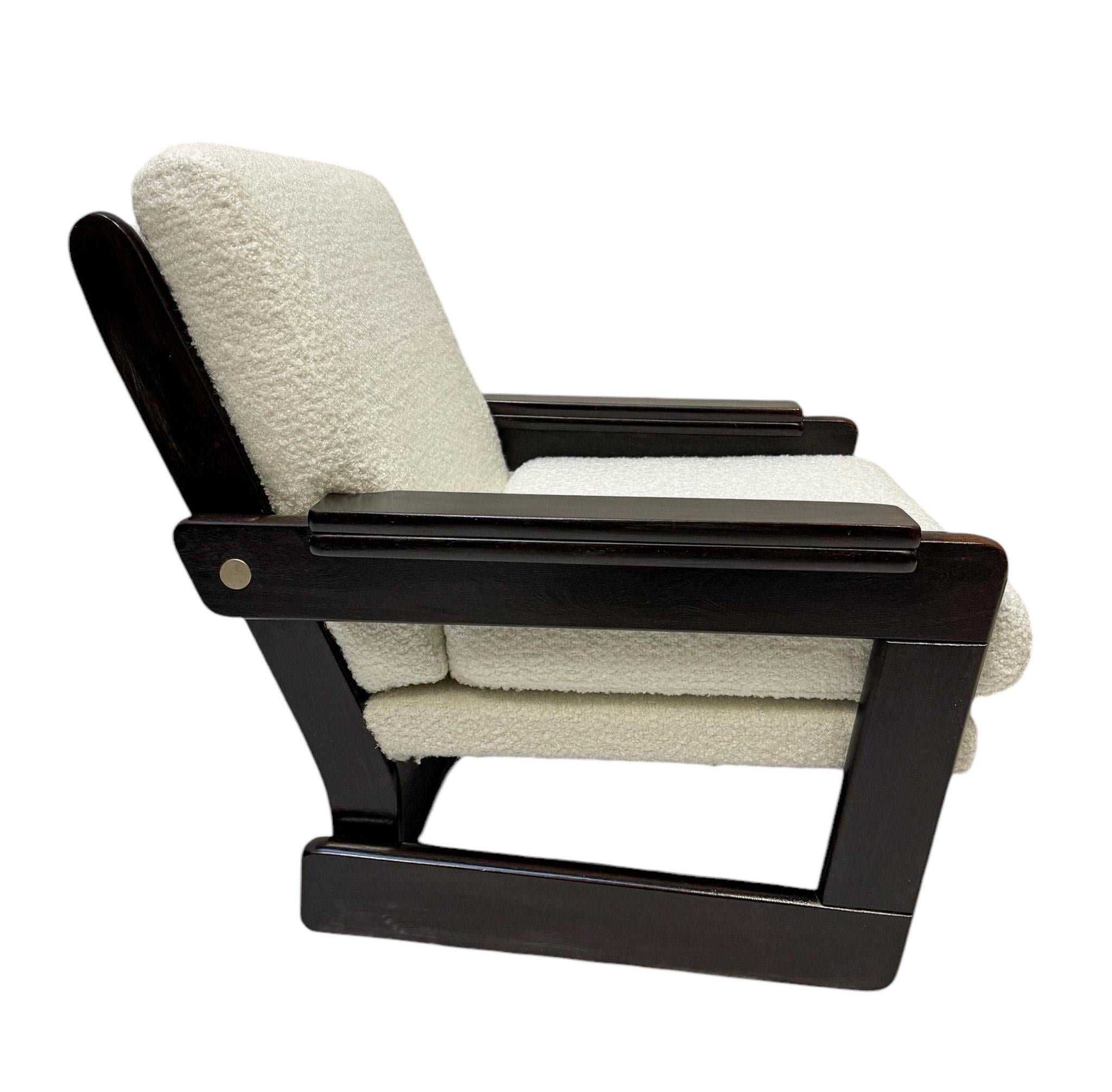 Mid-Century Modern Wenge Lounge Chairs with Bouclé Upholstery, 1970s For Sale 4