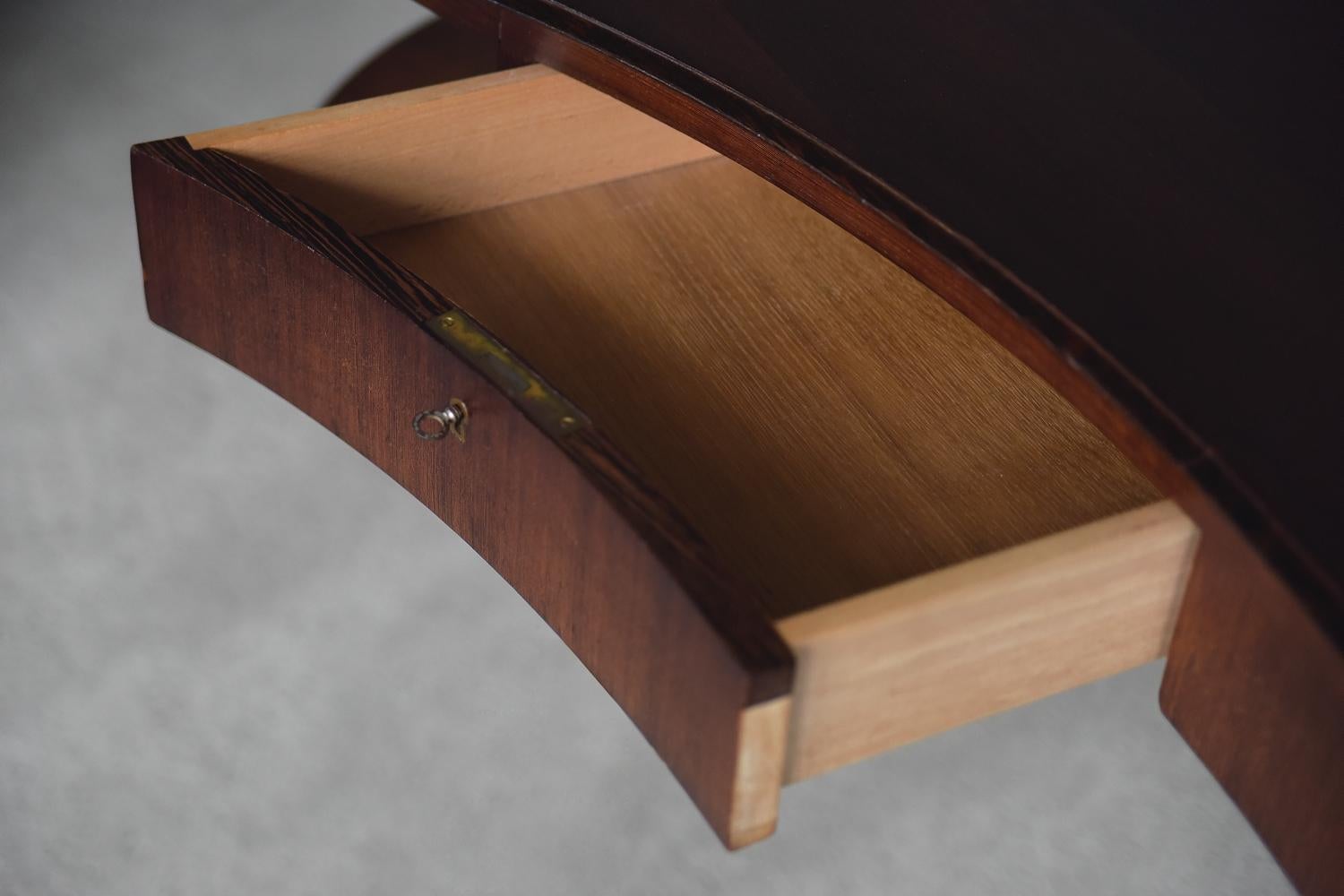 Rare Mid-Century Modern Wenge Wood Organic-Shaped Boomerang Custom Desk, 1960s For Sale 7