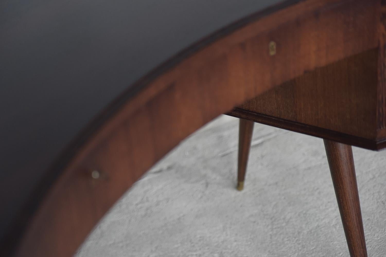 Rare Mid-Century Modern Wenge Wood Organic-Shaped Boomerang Custom Desk, 1960s For Sale 1