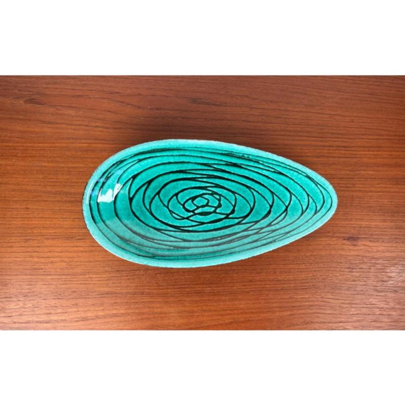 Ciotola WGP in ceramica West German Pottery di Steuler, anni '60, in ottime condizioni. Progettato tra il 1960 e il 1969 Questo pezzo ha un marchio di attribuzione.

Informazioni aggiuntive:
Materiali: Ceramica
Colore: nero
Periodo: 1960s
Paese di