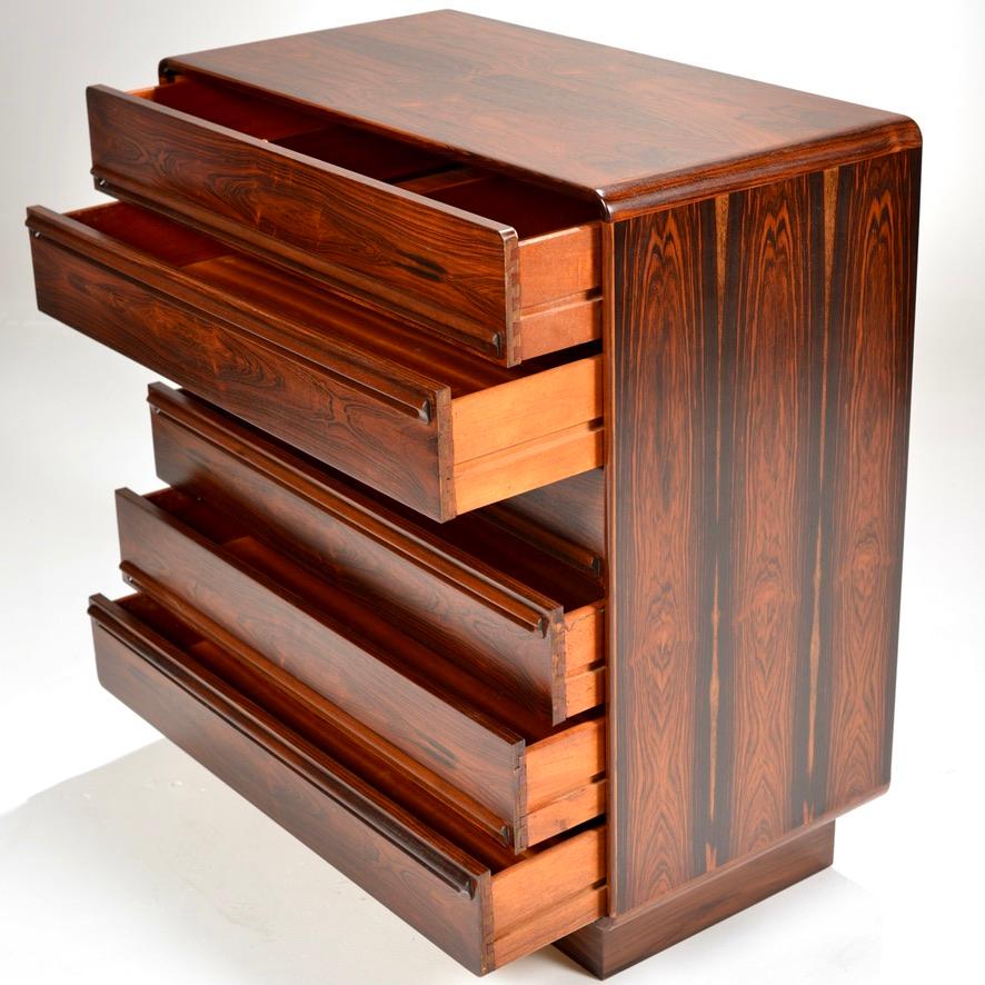 Mid-Century Modern Westnofa 6-Drawer Rosewood Dresser 1