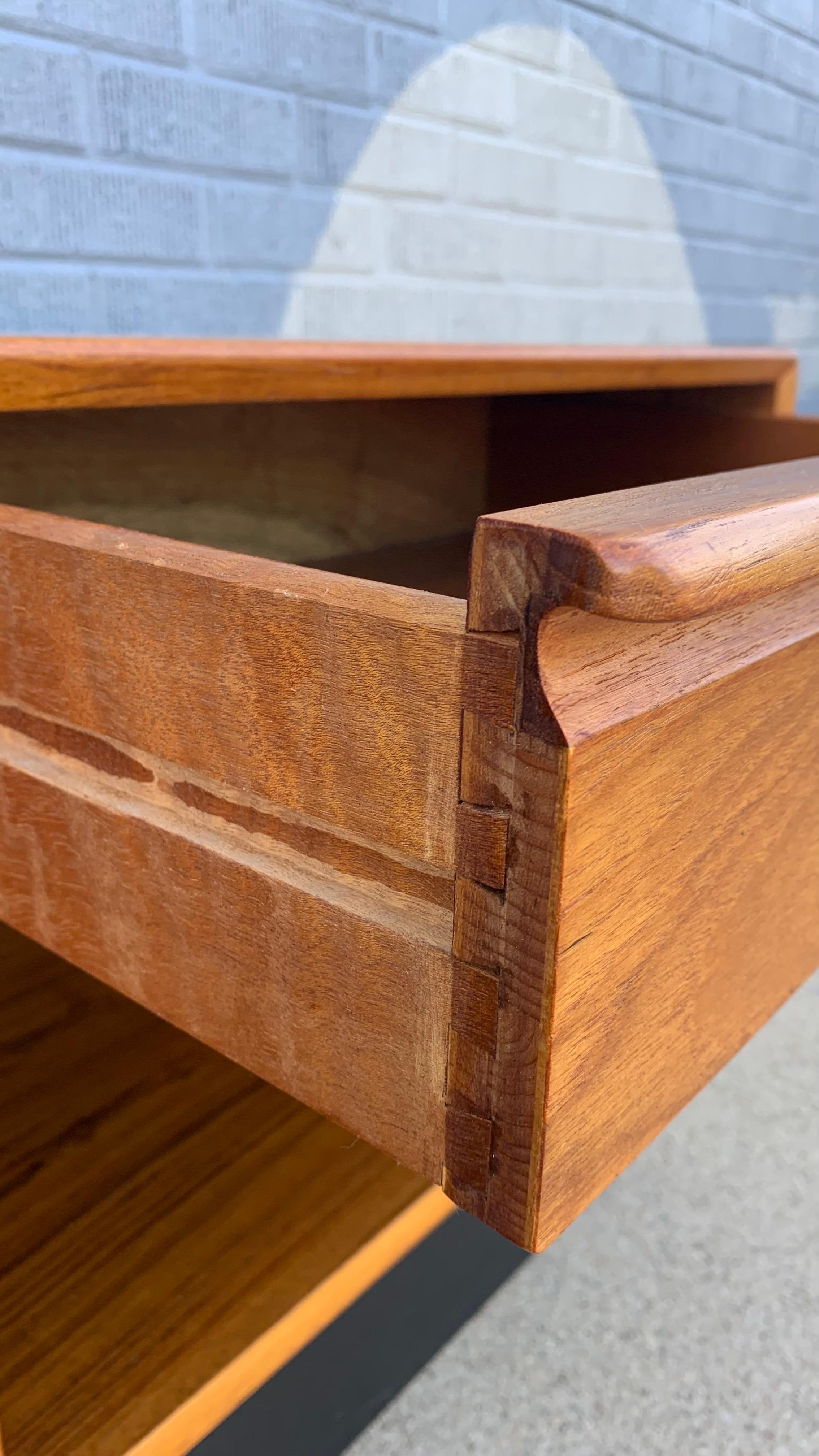 Mid Century Modern Westnofa Nightstands, a Pair For Sale 1