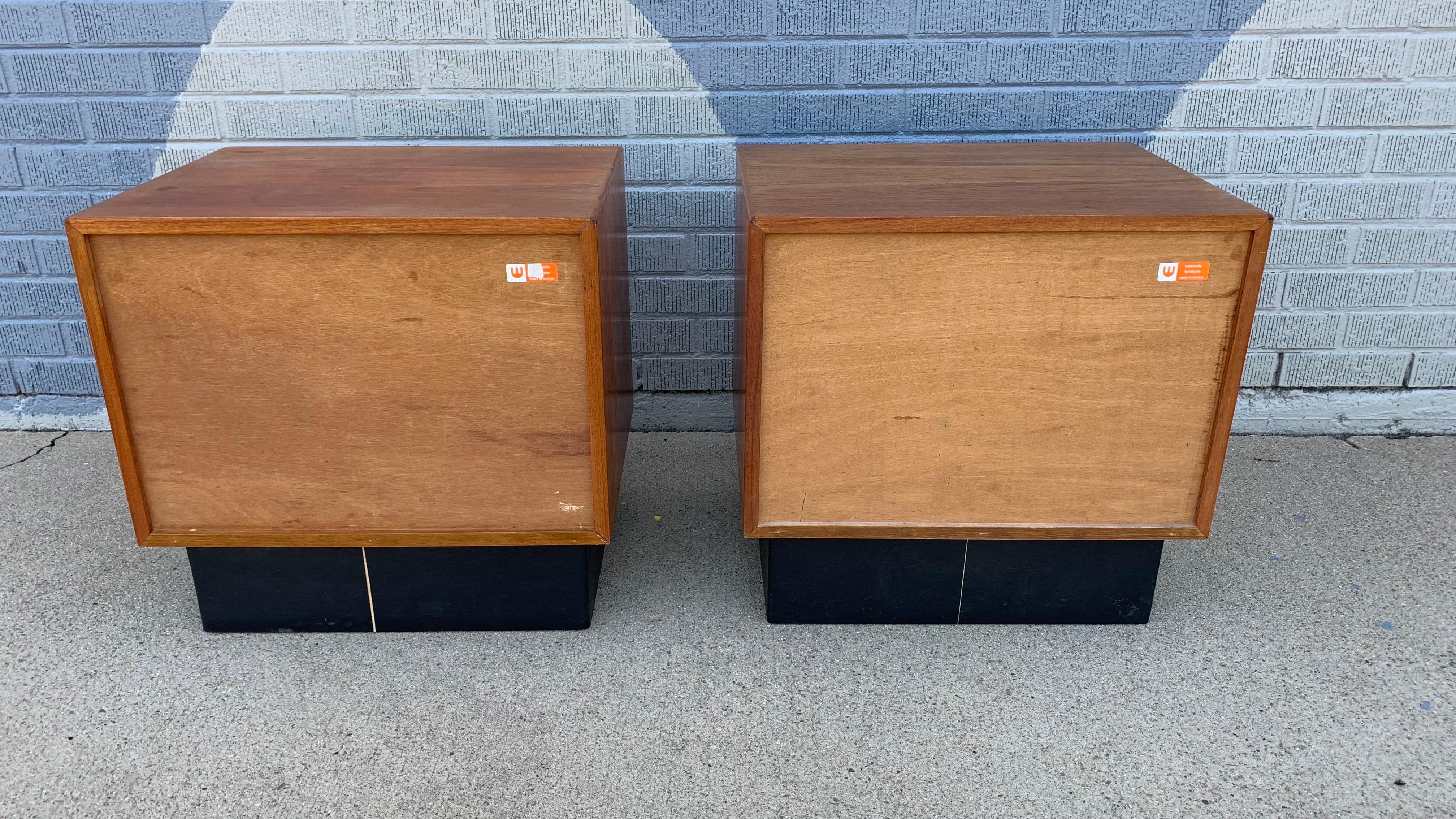 Mid Century Modern Westnofa Nightstands, a Pair For Sale 2