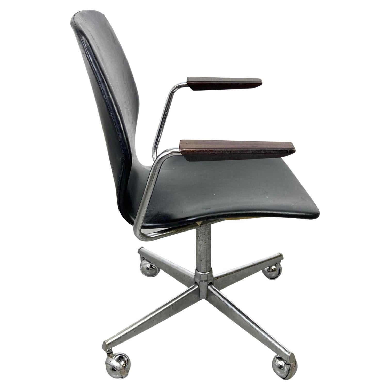 minimalist office chair