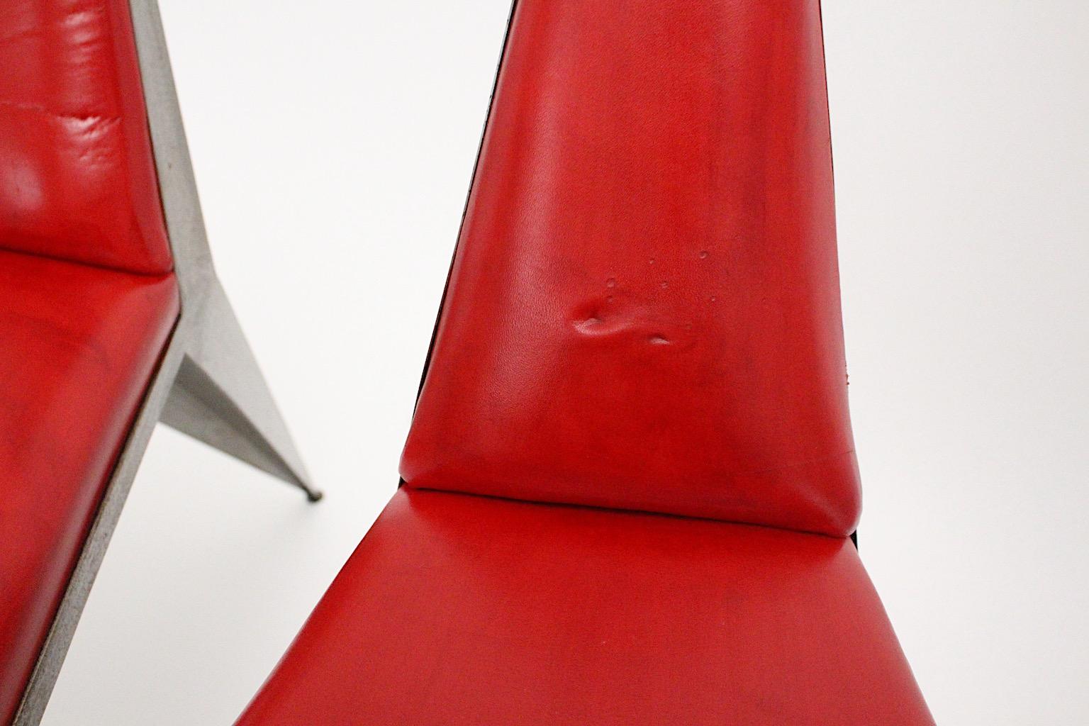 Mid Century Modern Whimsical Iron Geometric Red Dining Chairs 1970s Austria en vente 10