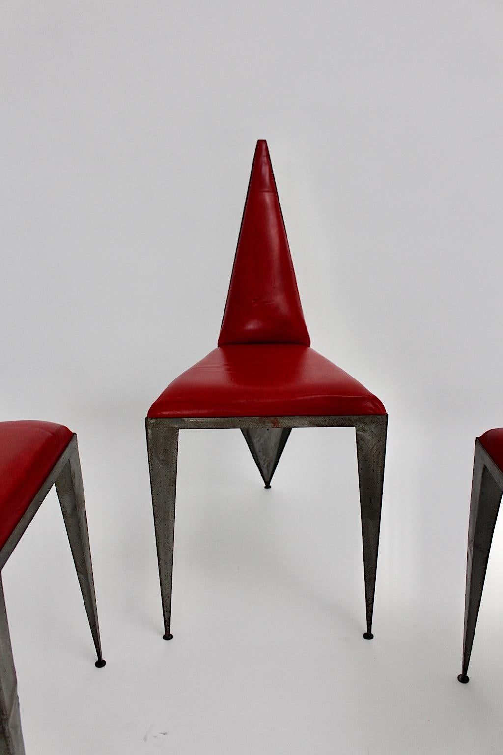 Autrichien Mid Century Modern Whimsical Iron Geometric Red Dining Chairs 1970s Austria en vente
