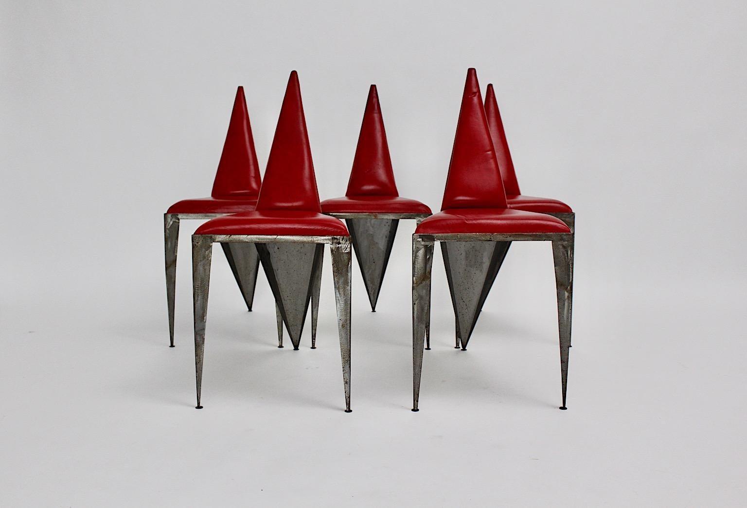 20ième siècle Mid Century Modern Whimsical Iron Geometric Red Dining Chairs 1970s Austria en vente