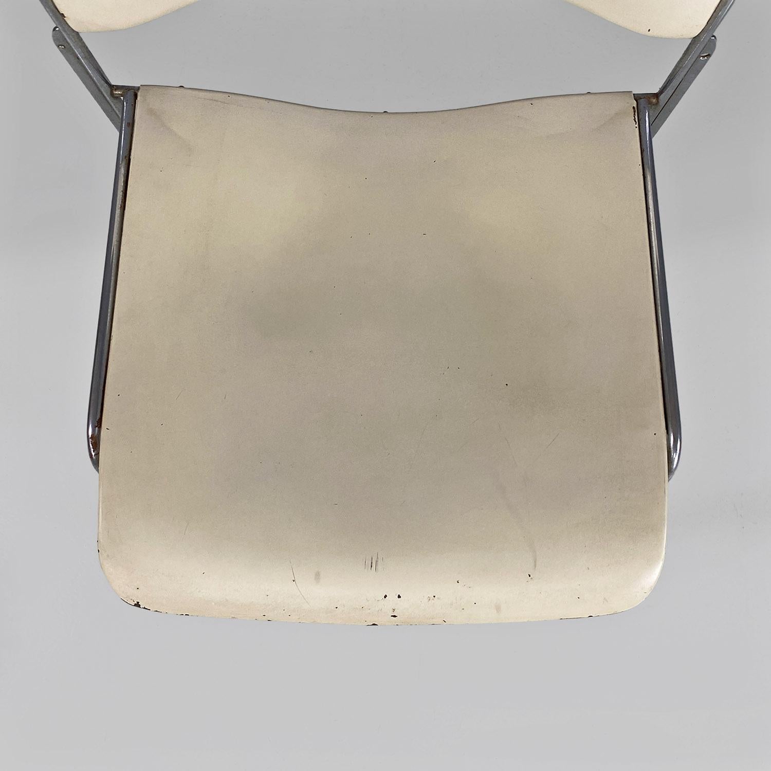 Mid-century modern white 40\4 chairs by David Rowland for GF Furniture, 1963 For Sale 4