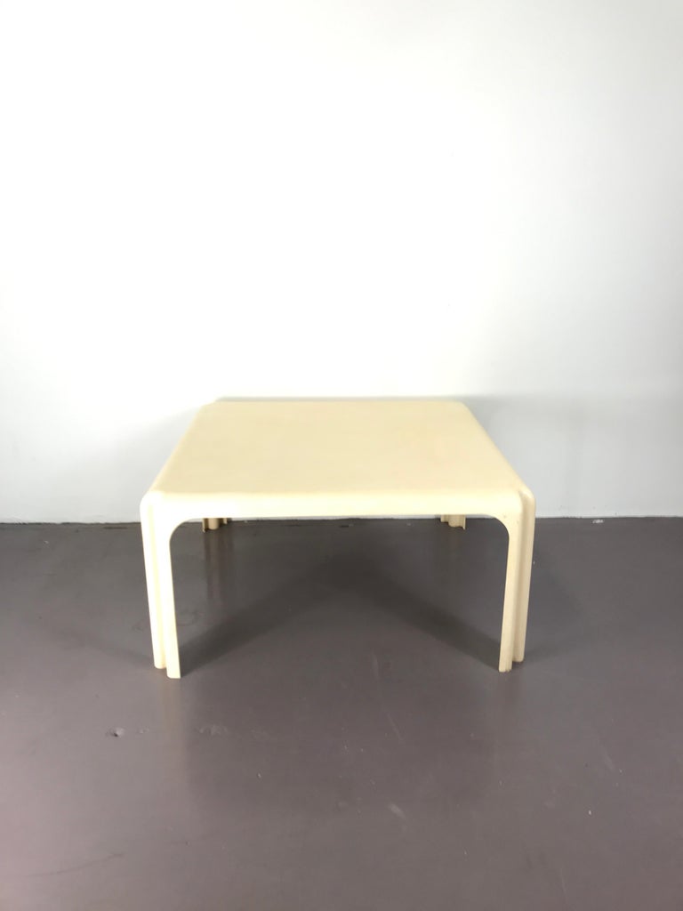 MidCentury Modern White Acrylic Coffee Table by Vico Magistretti for
