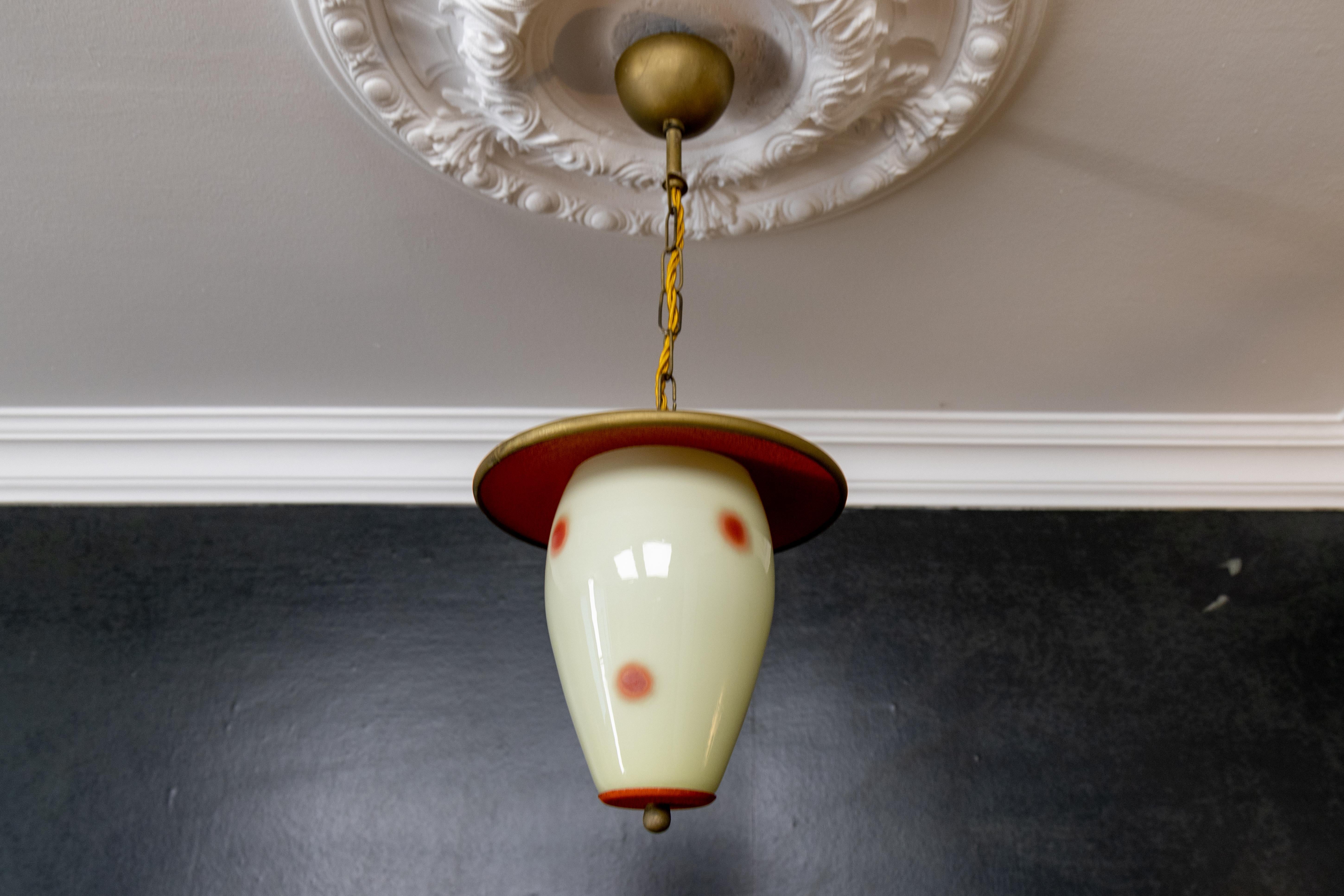 Farol colgante moderno de mediados de siglo con puntos blancos y rojos, Alemania, años 50 en venta 1