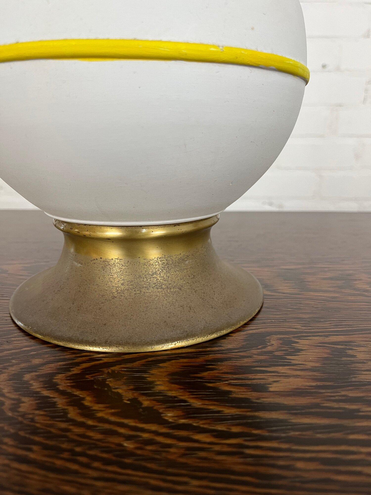 Mid-Century Modern White and Yellow Table Lamp For Sale 3