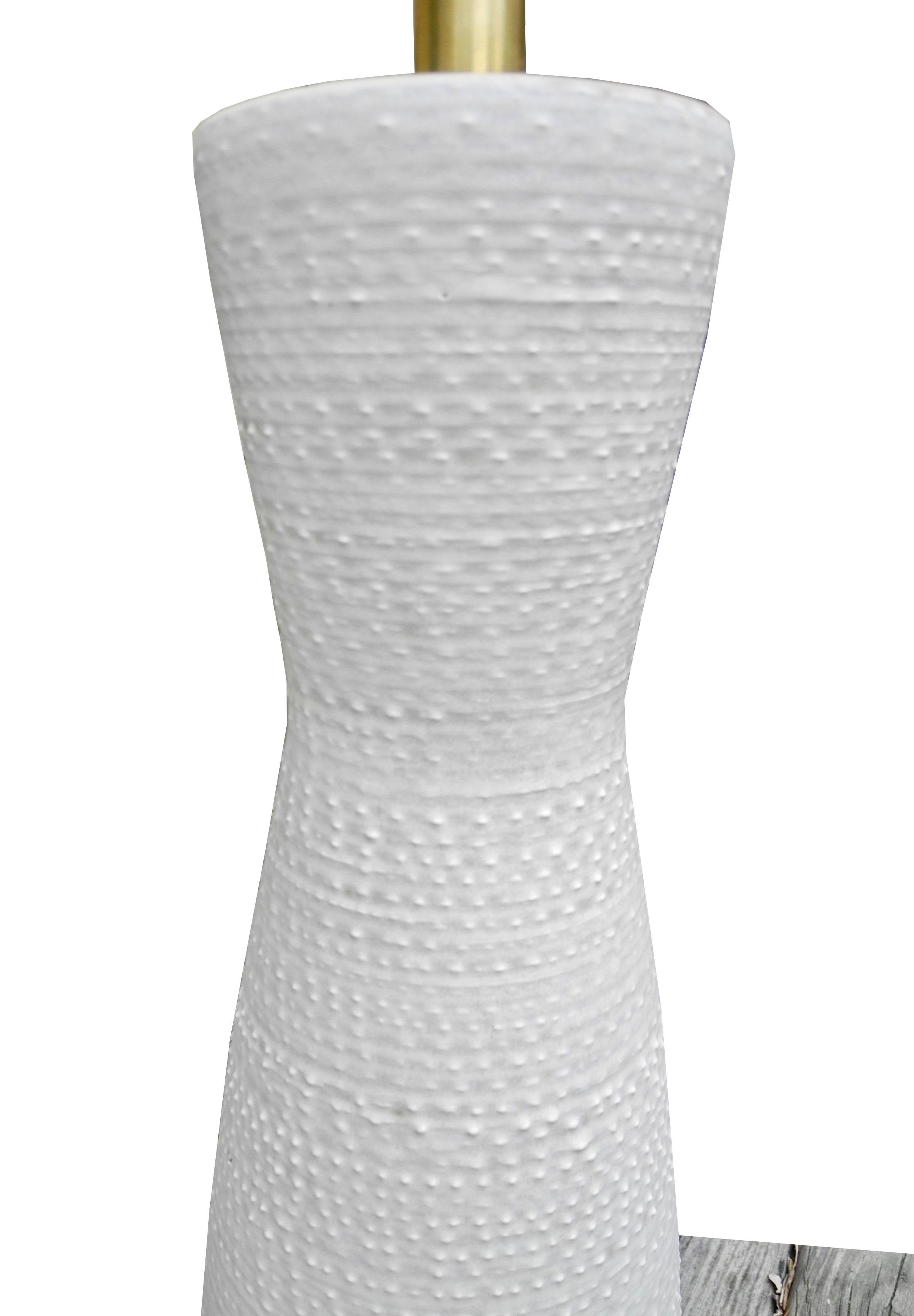20th Century Mid-Century Modern White Ceramic Table Lamp by Design Technics, New York For Sale