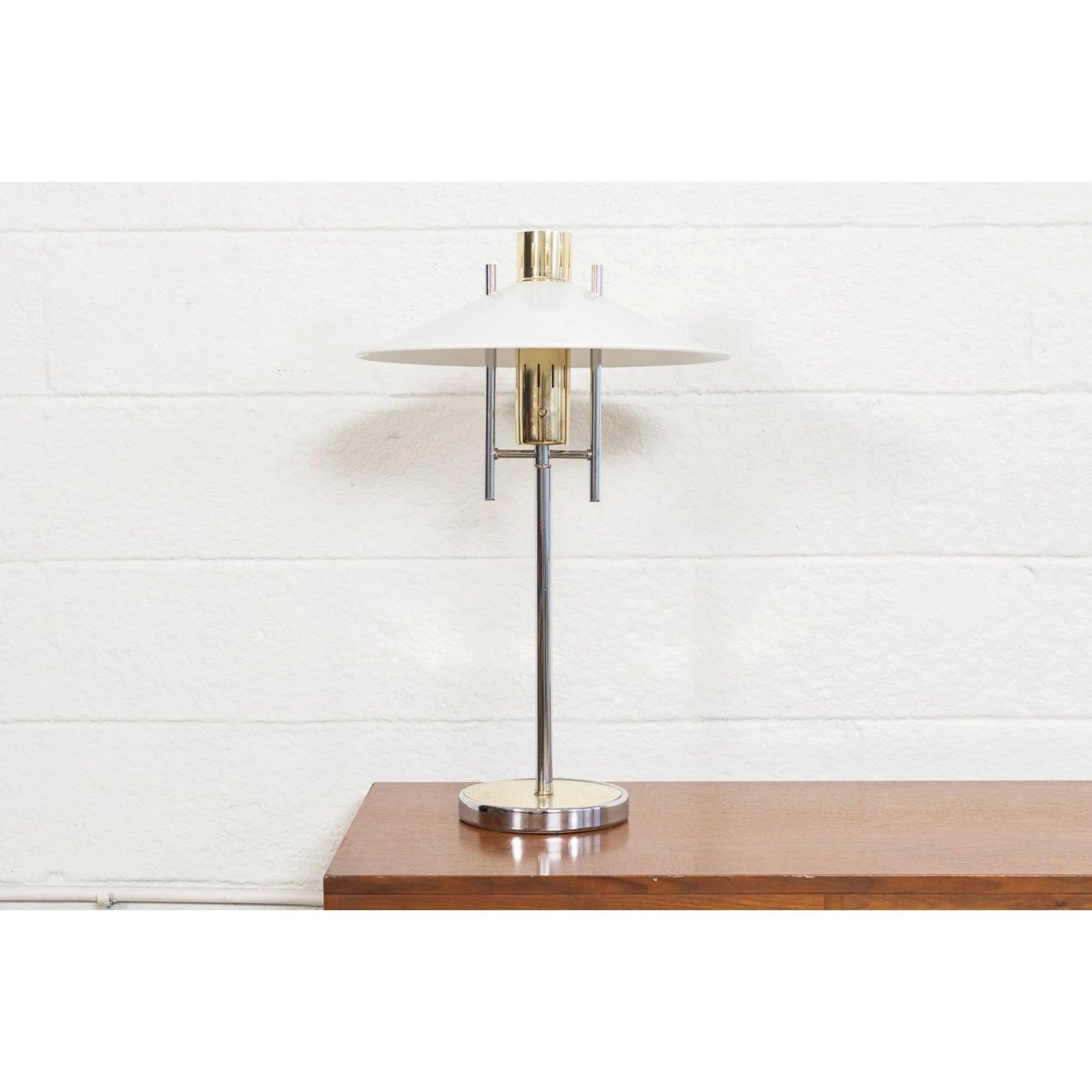 Mid-Century Modern White, Chrome and Brass Table Lamp, 1970s For Sale 3