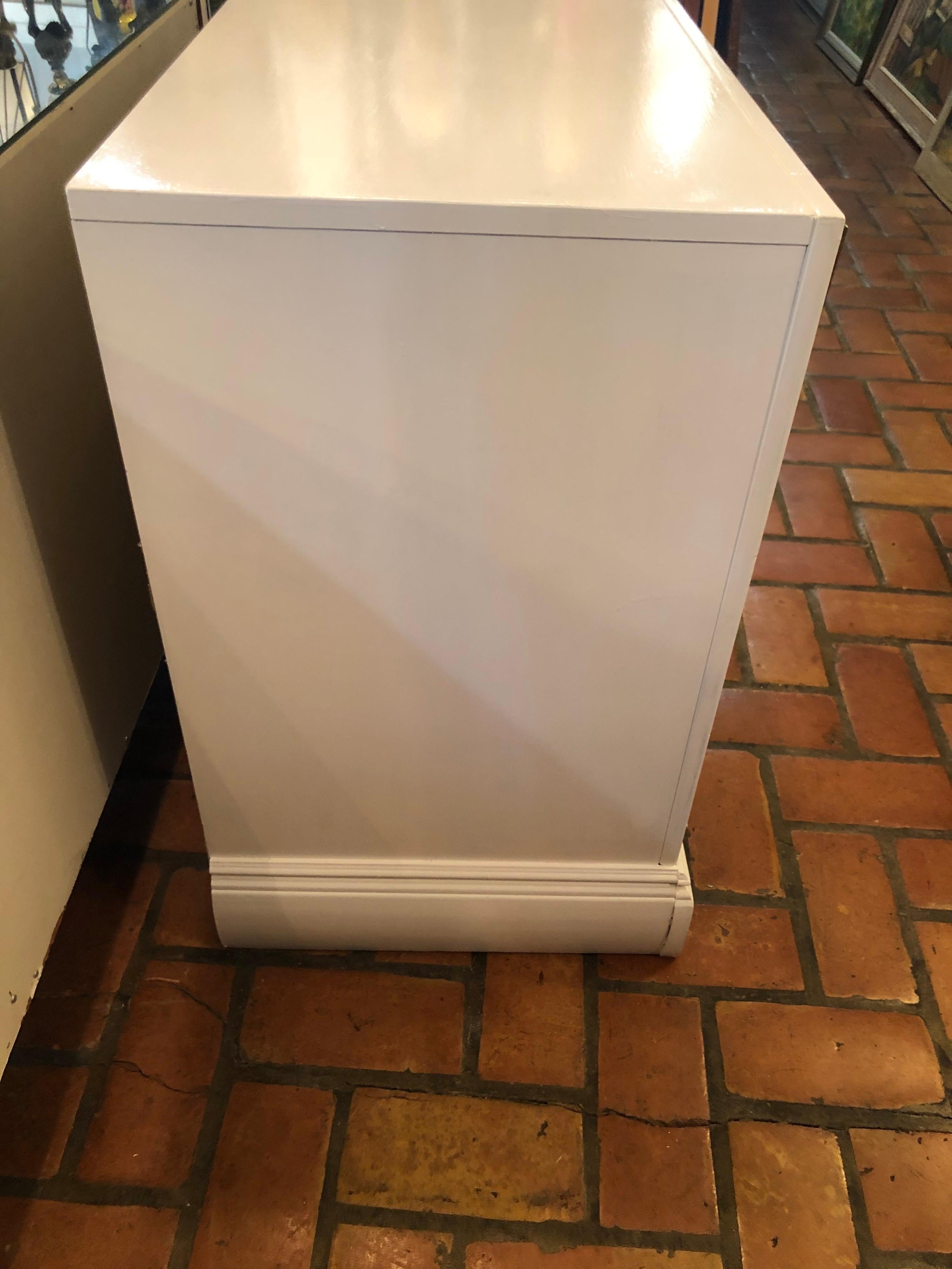 White Mid-Century Modern Dresser or Credenza For Sale 6