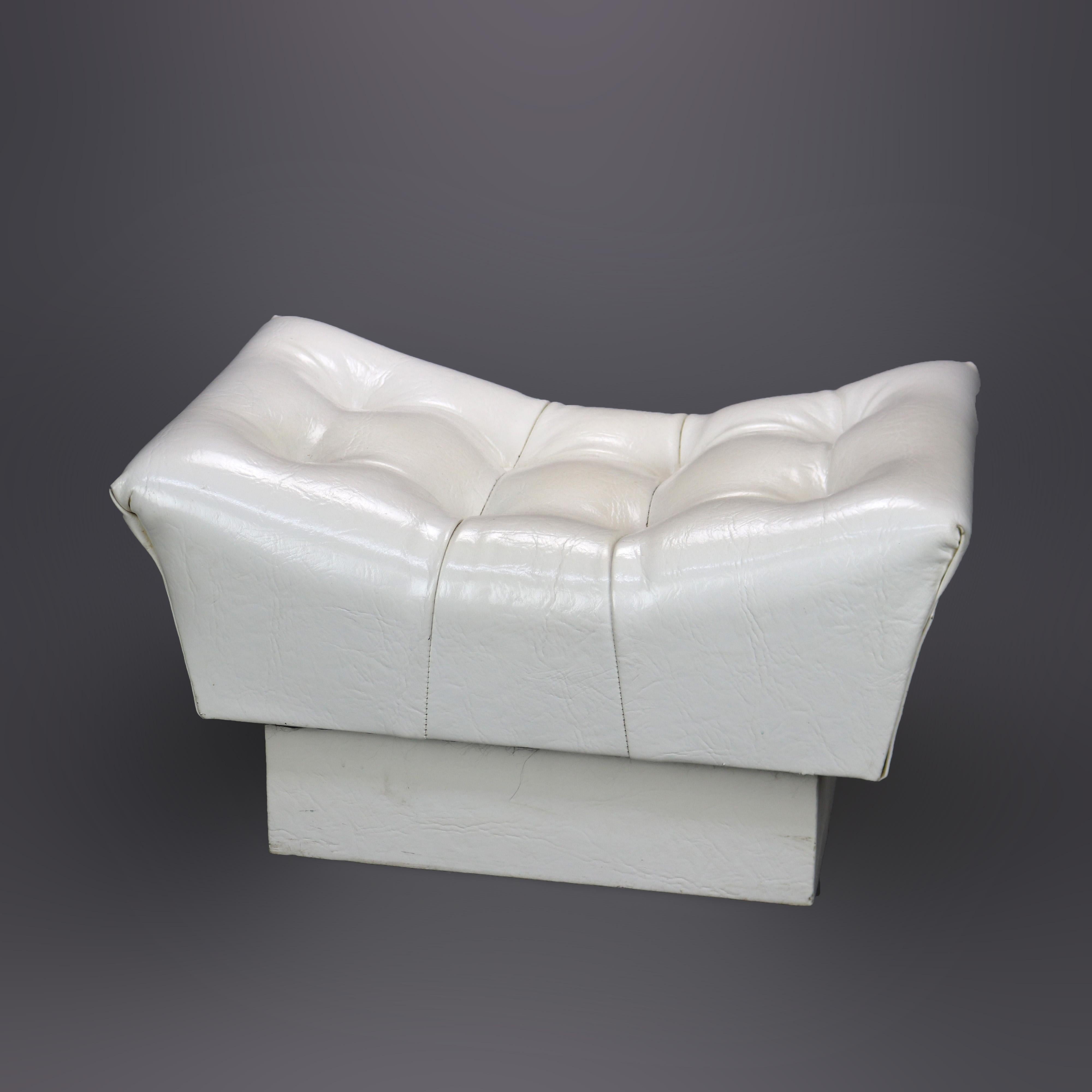 Mid-Century Modern White Faux Leather Tufted Bench Footstool Circa 1960 In Good Condition In Big Flats, NY