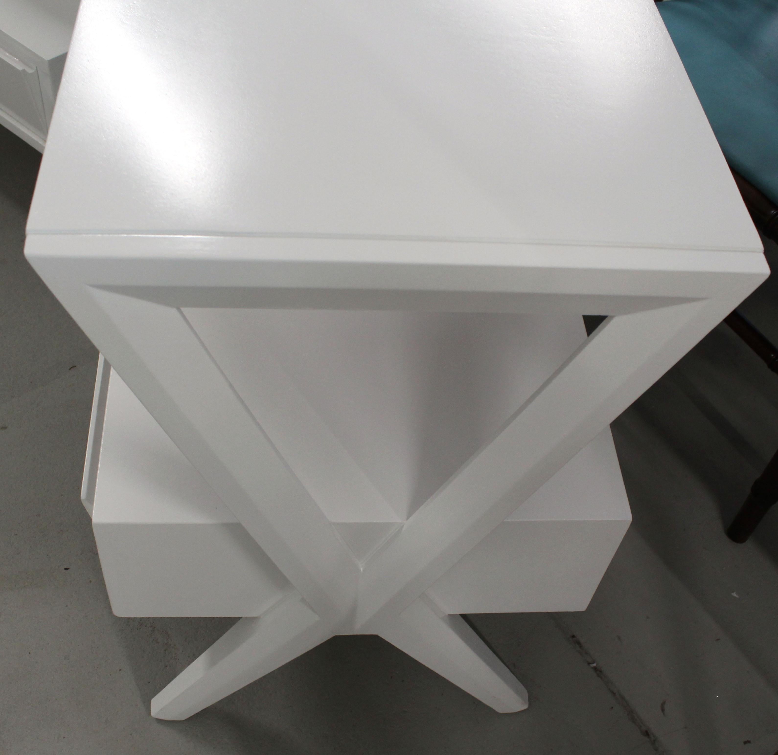 Mid-Century Modern White Lacquer One Drawer X-Bases End Tables Nightstands, Pair For Sale 4