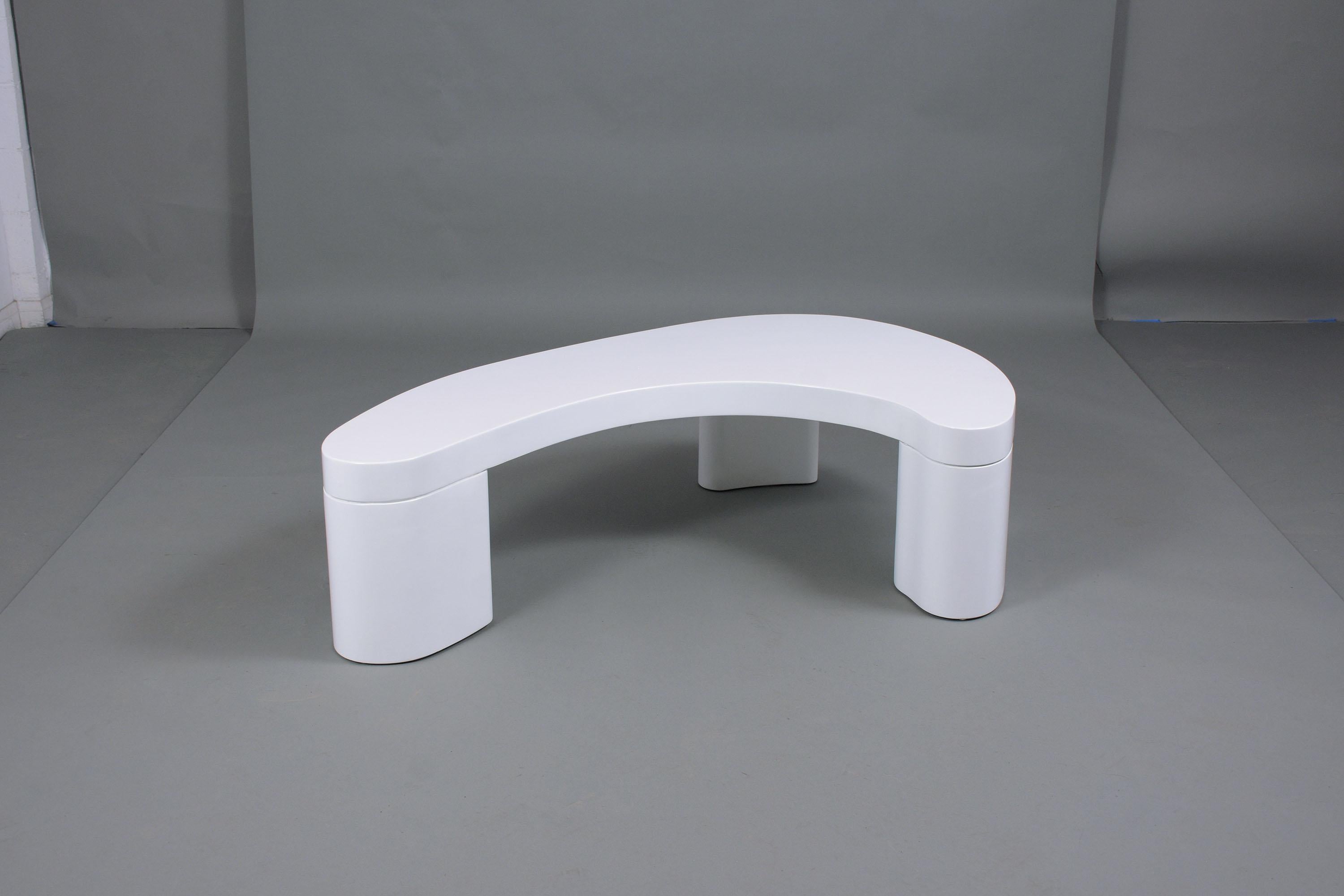 Mid-Century Modern White Lacquered Coffee Table 3