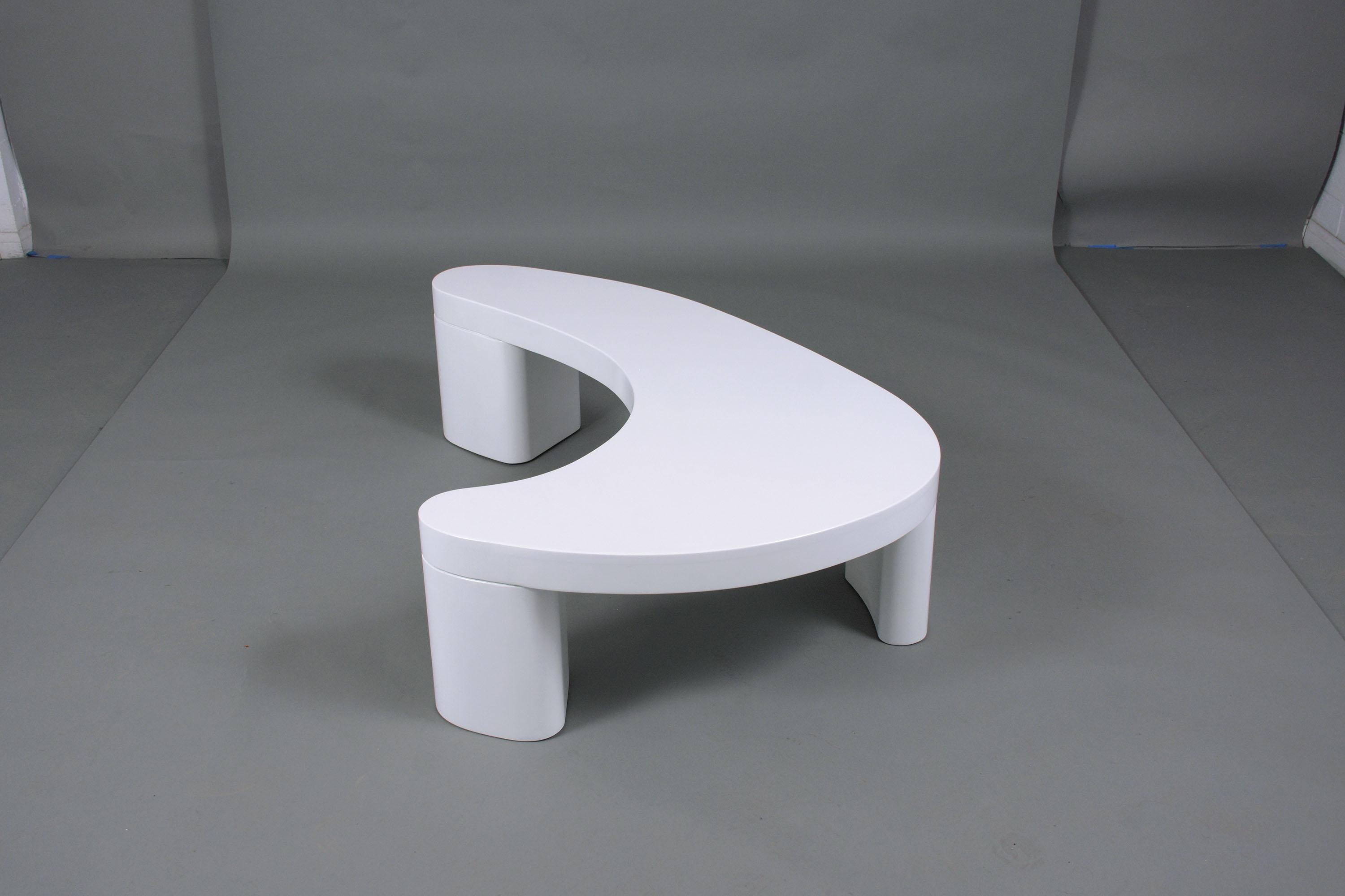 North American Mid-Century Modern White Lacquered Coffee Table