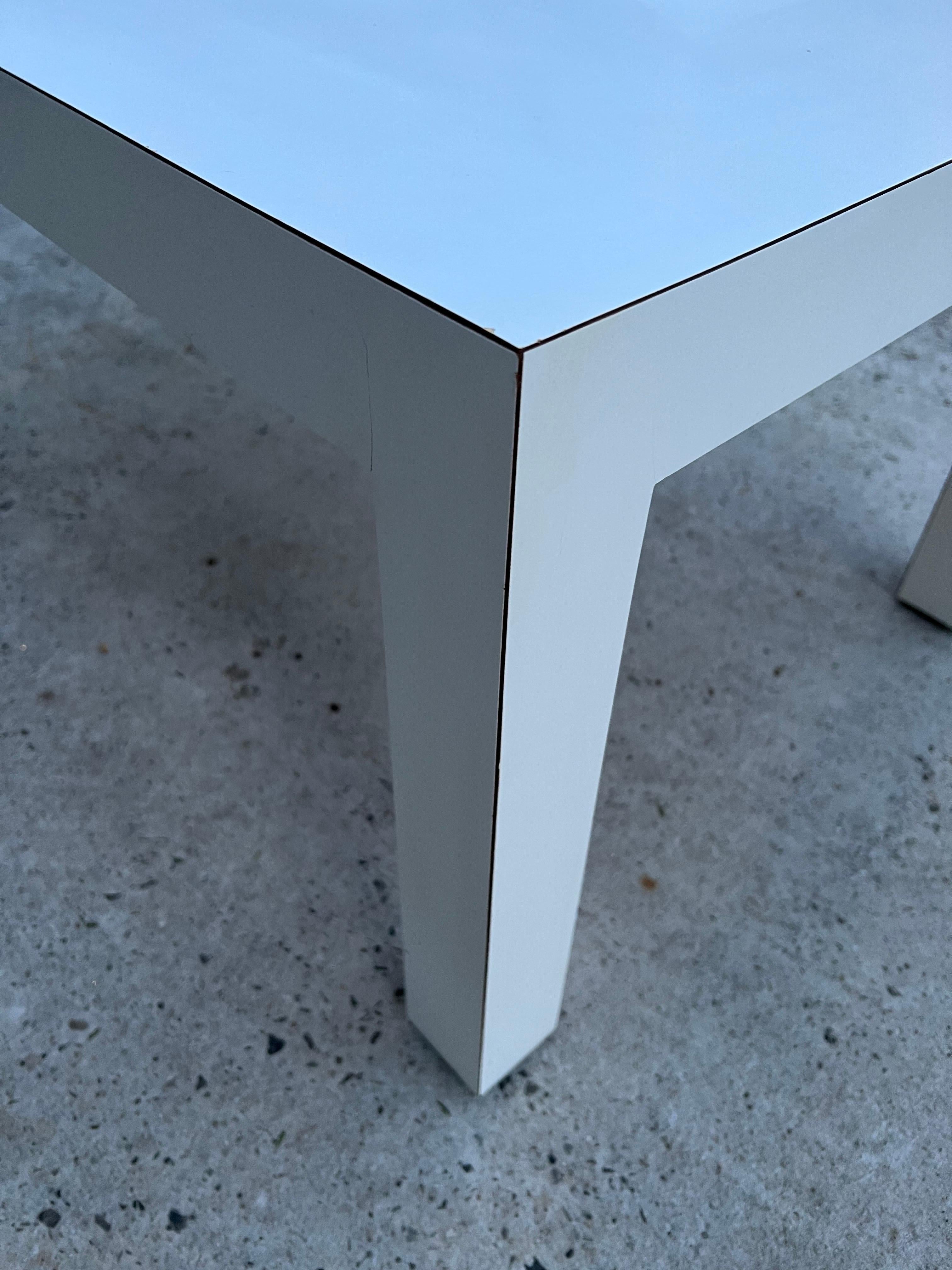 Mid-Century Modern White Laminate Parsons Table For Sale 4