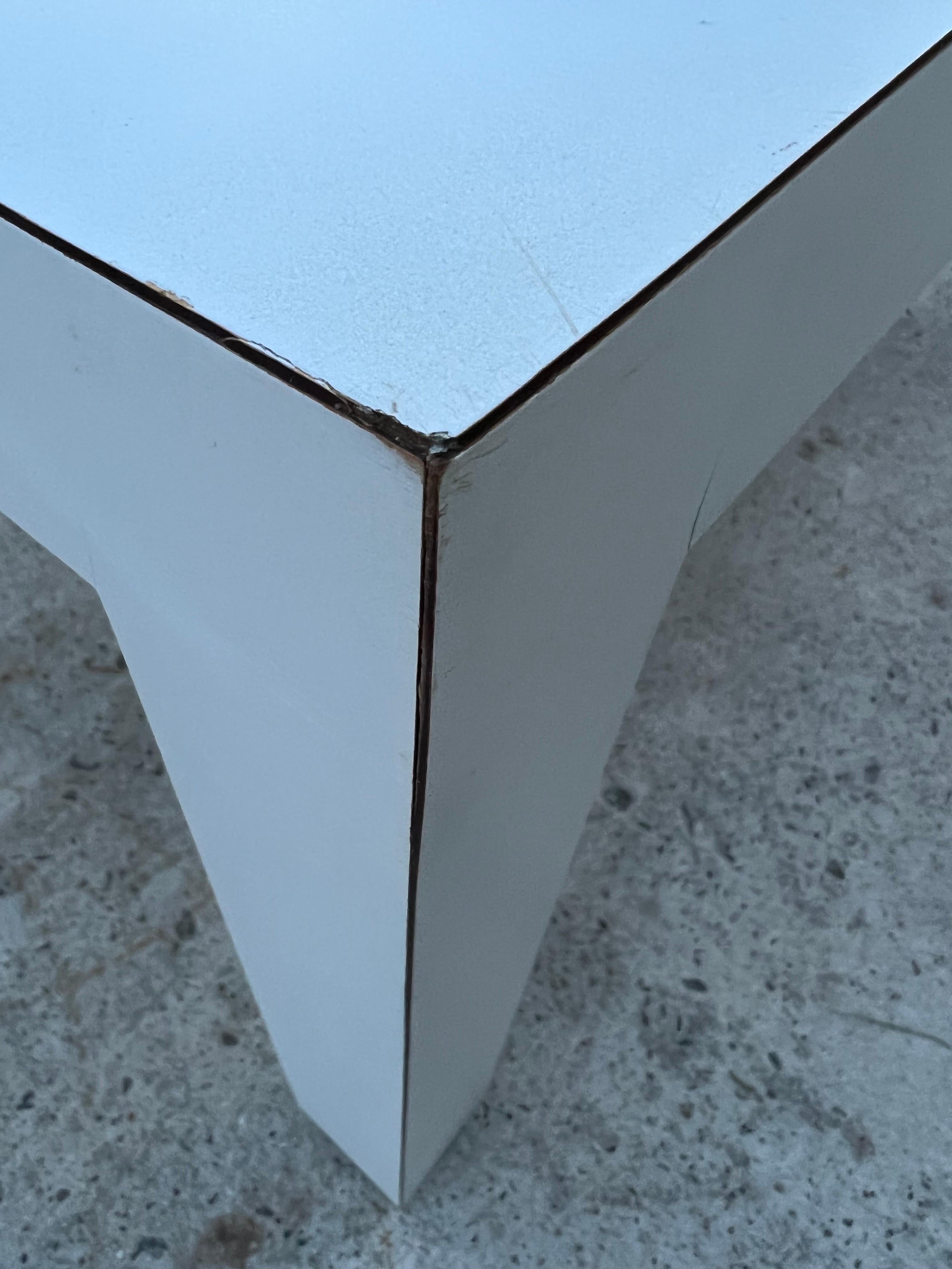 Moderner weißer Laminat-Parsons-Tisch aus der Mitte des Jahrhunderts im Angebot 9