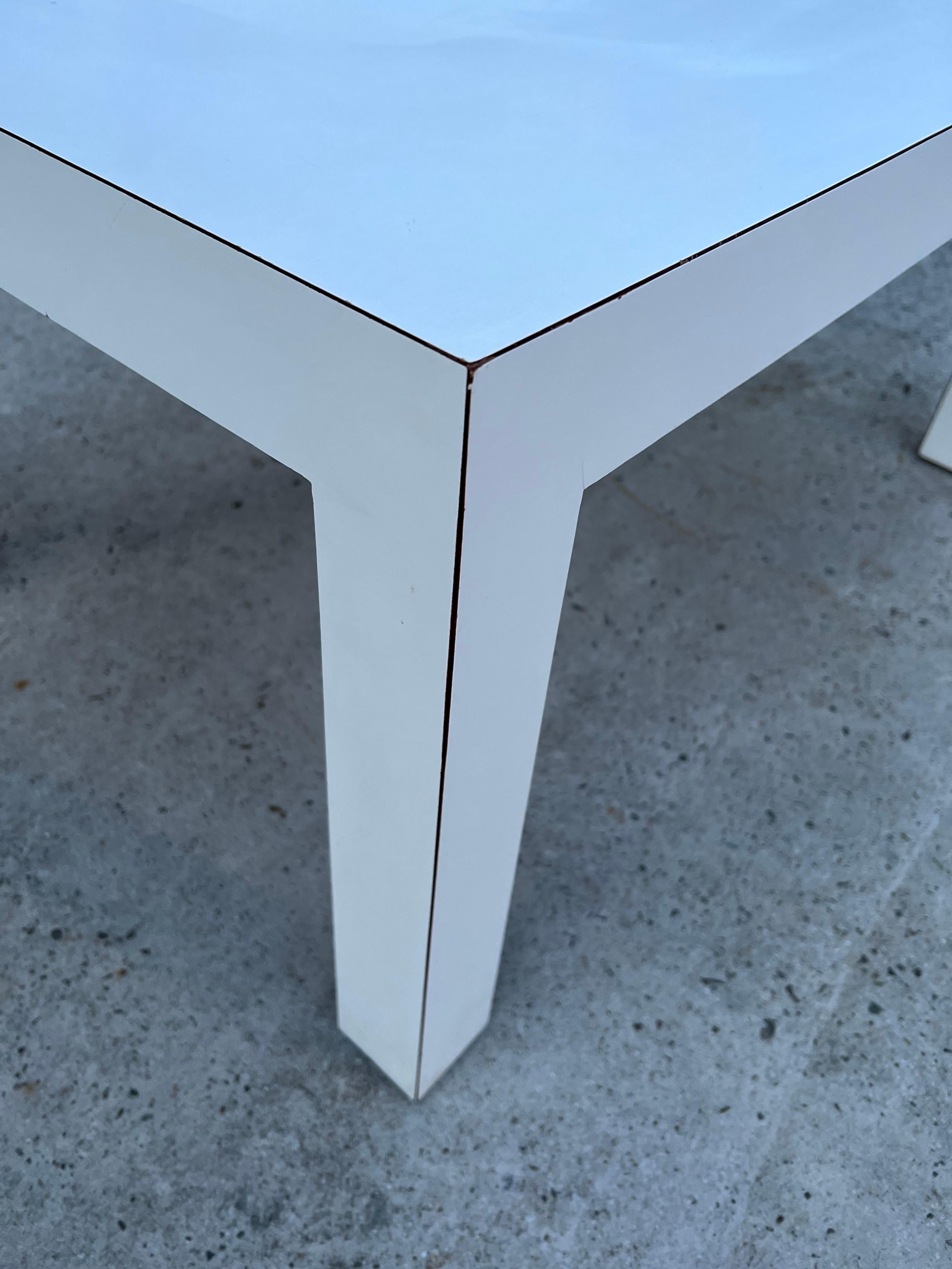 Mid-Century Modern White Laminate Parsons Table For Sale 10