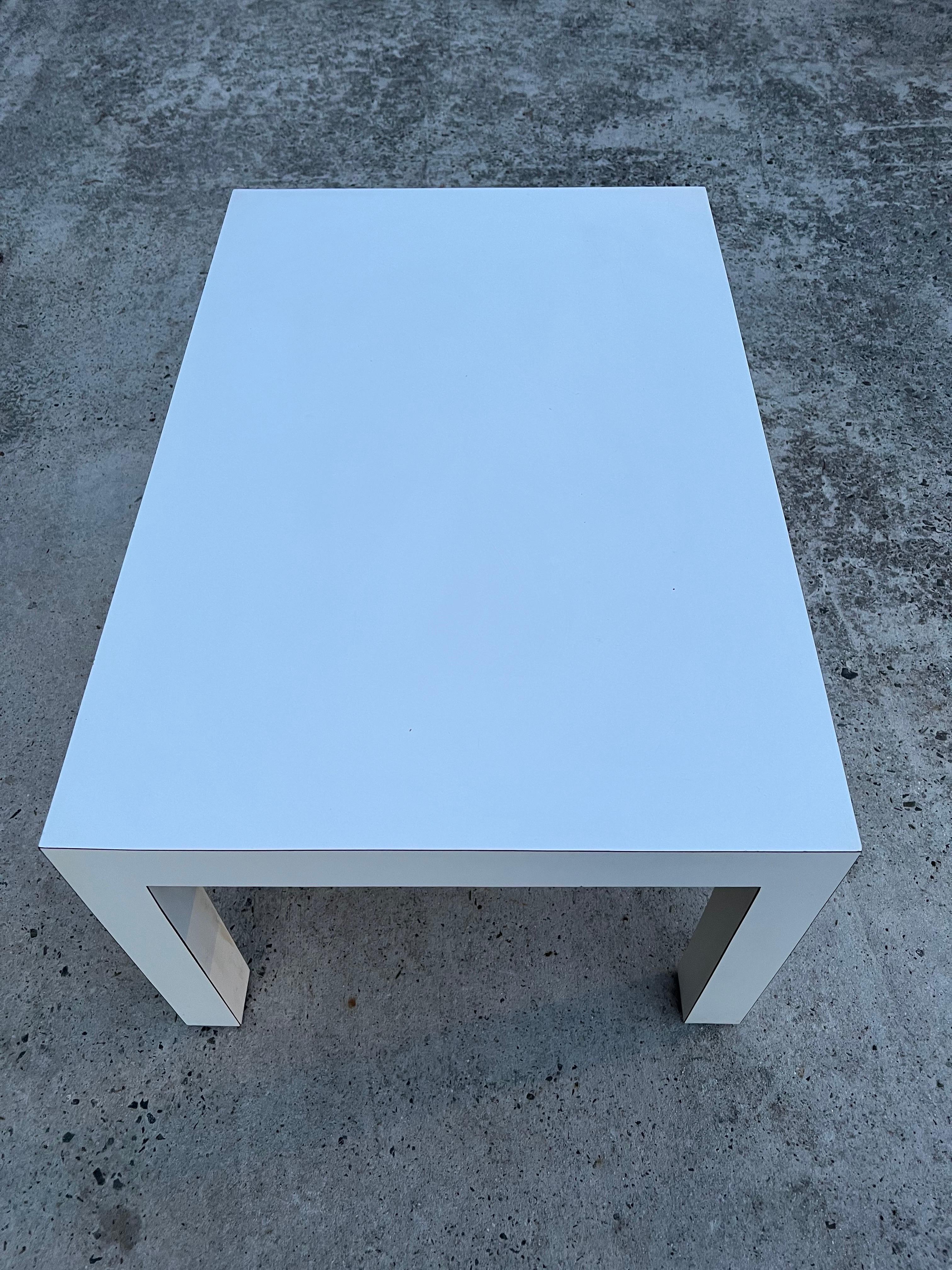 Mid-Century Modern White Laminate Parsons Table For Sale 3