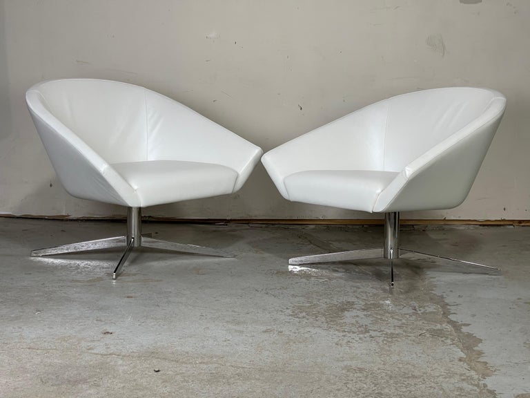 MidCentury Modern White Leather Lounge Chairs by Jeffrey for