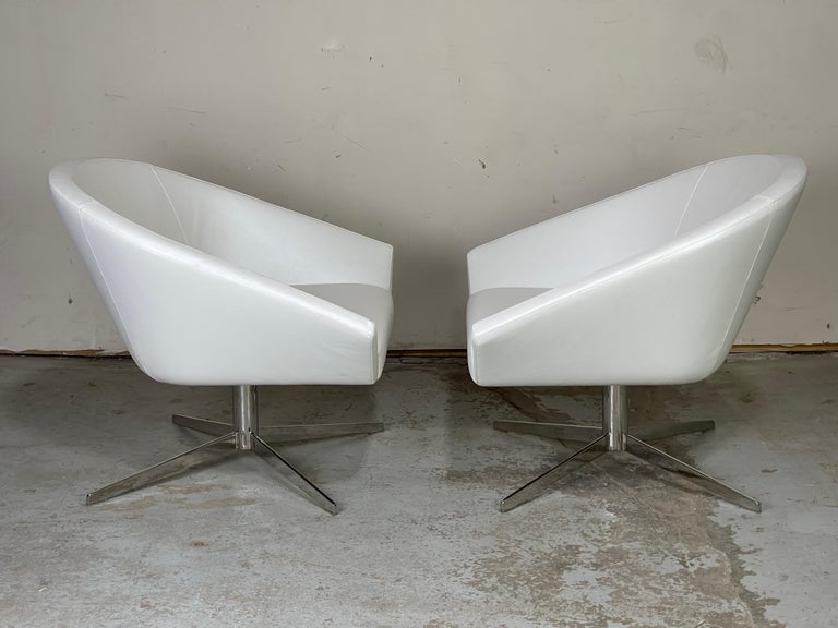 MidCentury Modern White Leather Lounge Chairs by Jeffrey for